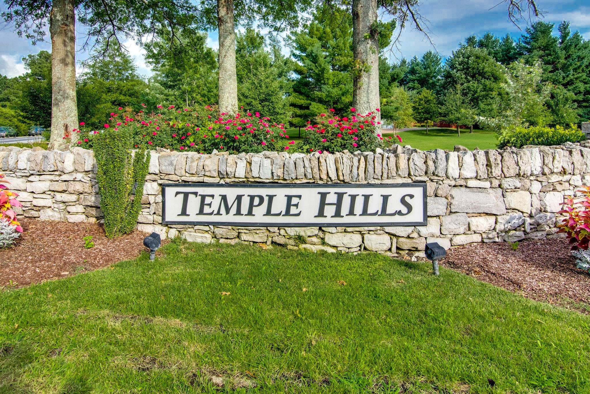 240 Temple Crest Trl Property Photo 3