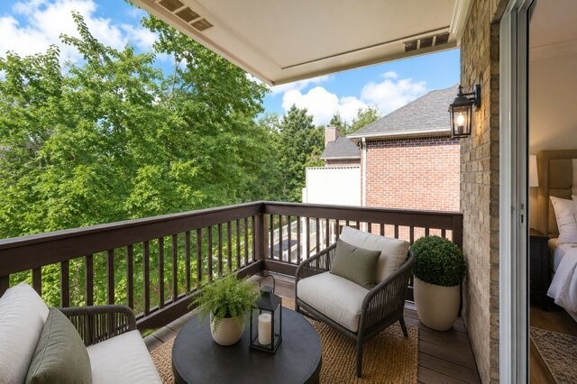 240 Temple Crest Trl Property Photo 30