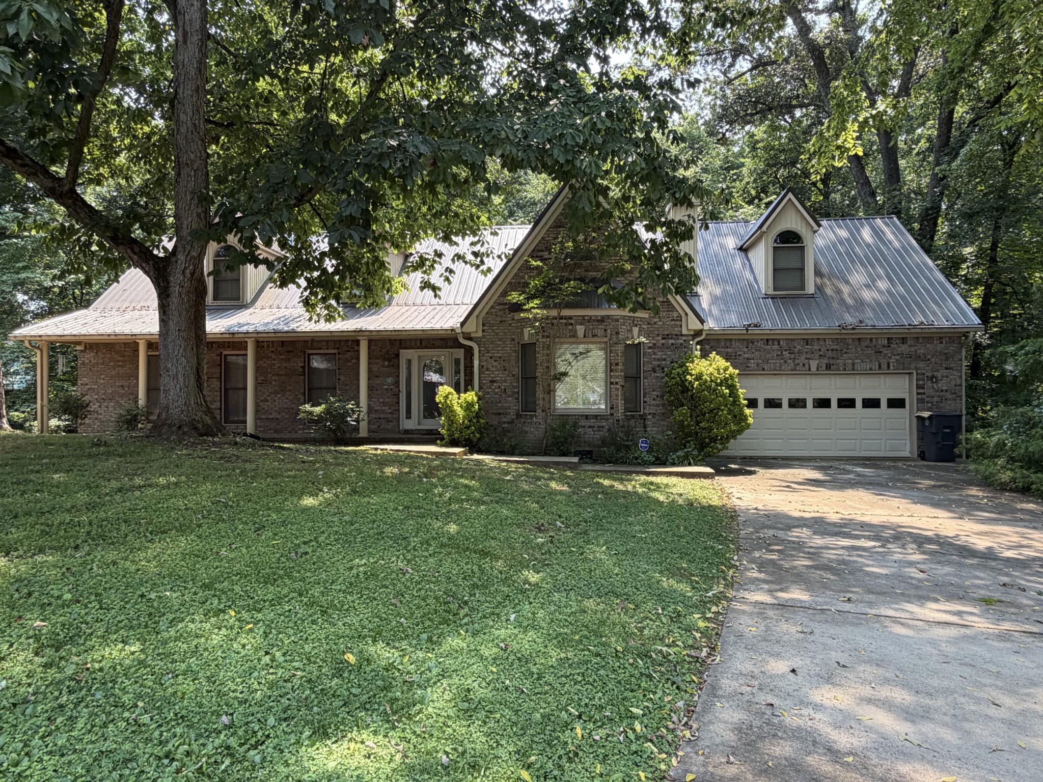 529 Ridgecrest Dr Property Photo 1