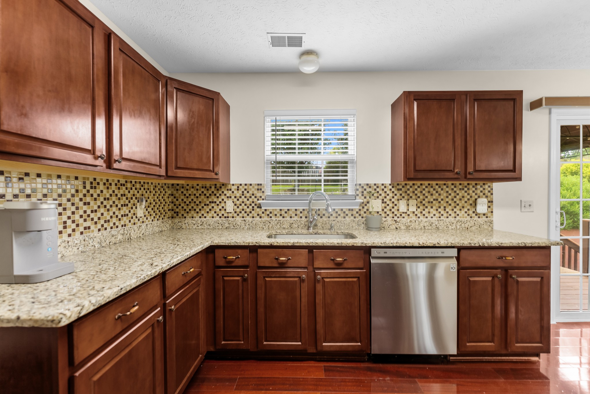 7020 Timber Oak Dr Property Photo 10