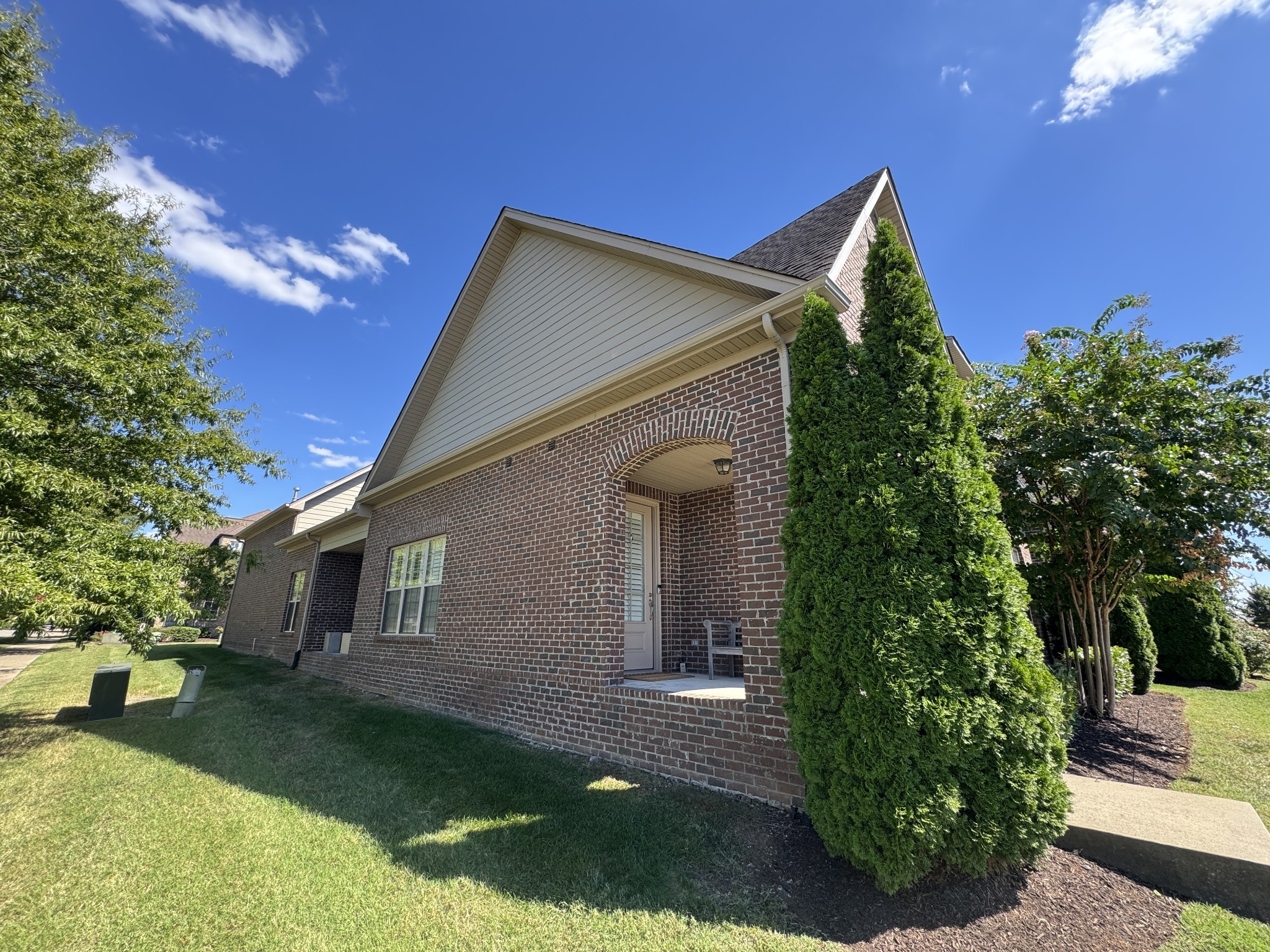 1103 S Mcmahan Dr Property Photo 3