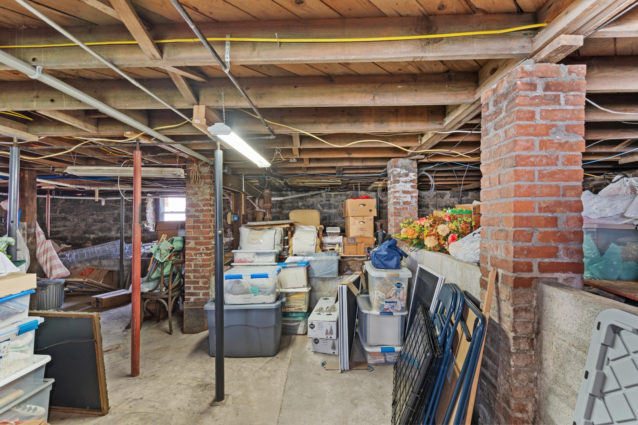 207 E Spring St Property Photo 28