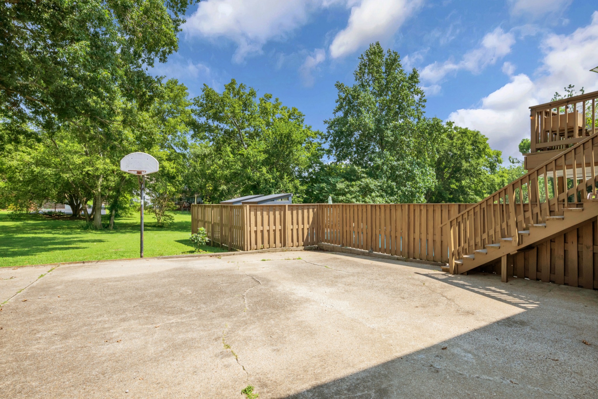 721 Goodpasture Ter Property Photo 37