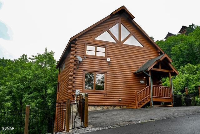 1044 Black Bear Cub Way Property Photo 1