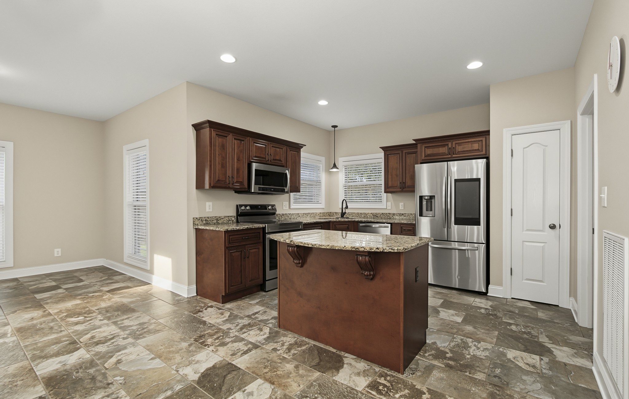 1537 Green Grove Way Property Photo 13