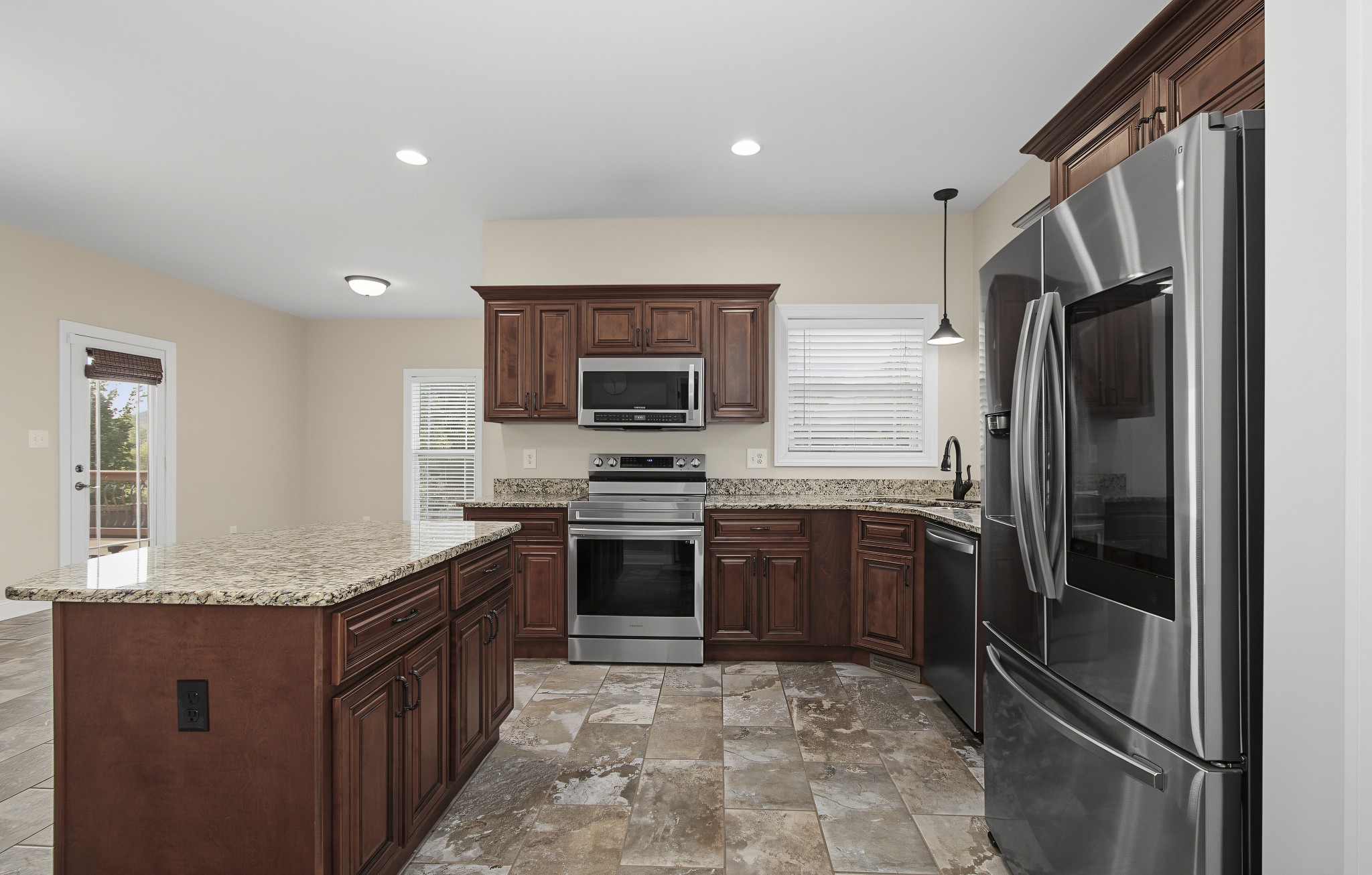 1537 Green Grove Way Property Photo 14
