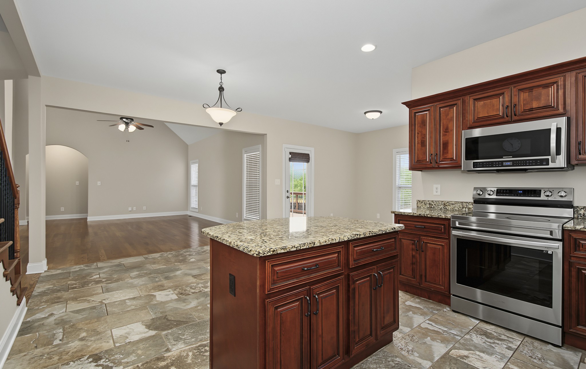 1537 Green Grove Way Property Photo 15