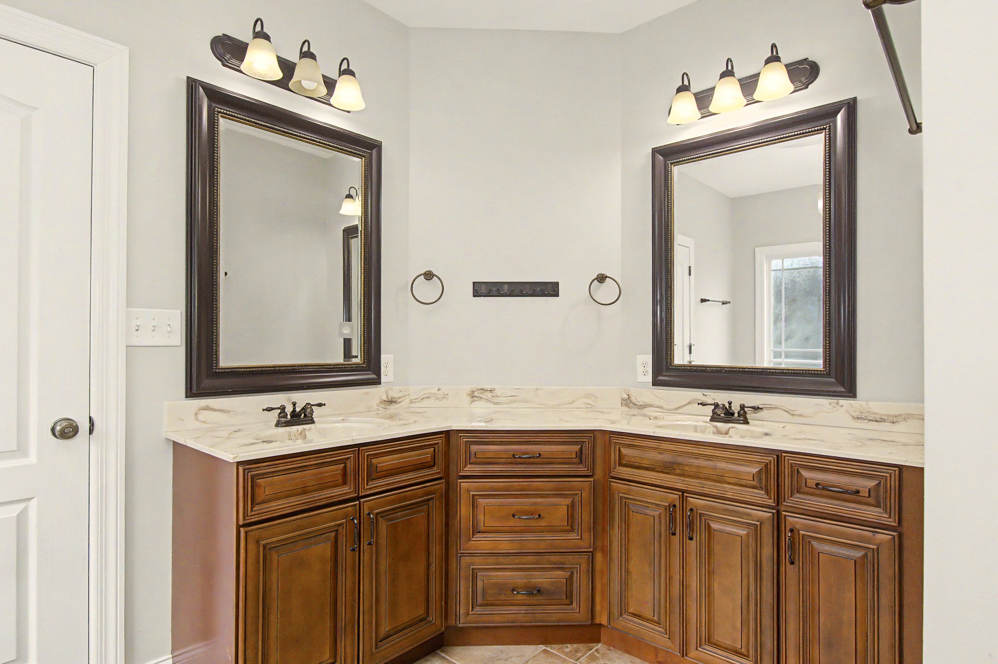 1537 Green Grove Way Property Photo 25