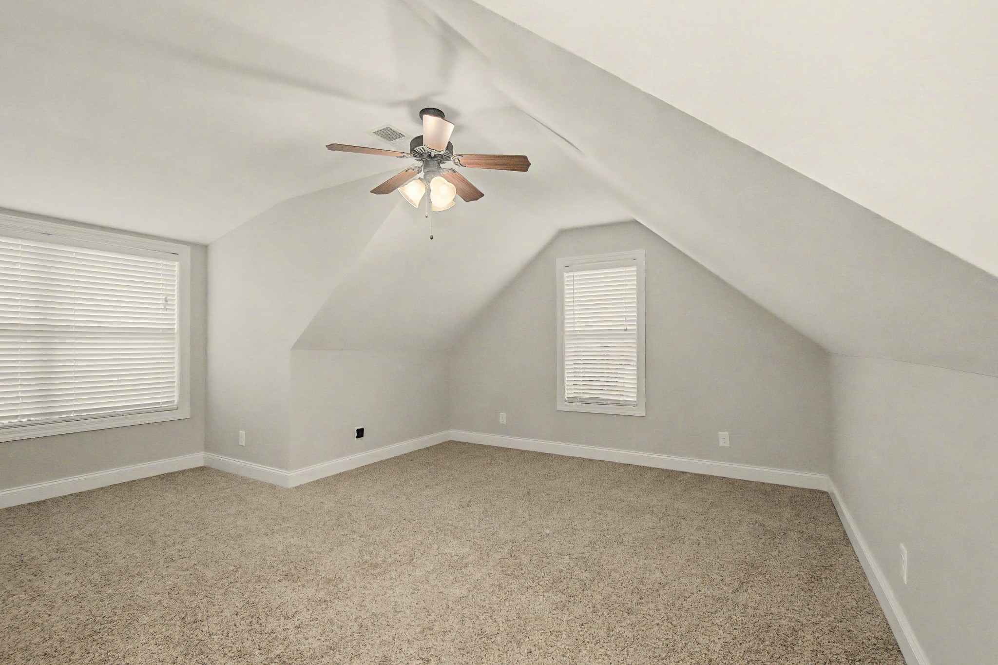 1537 Green Grove Way Property Photo 38