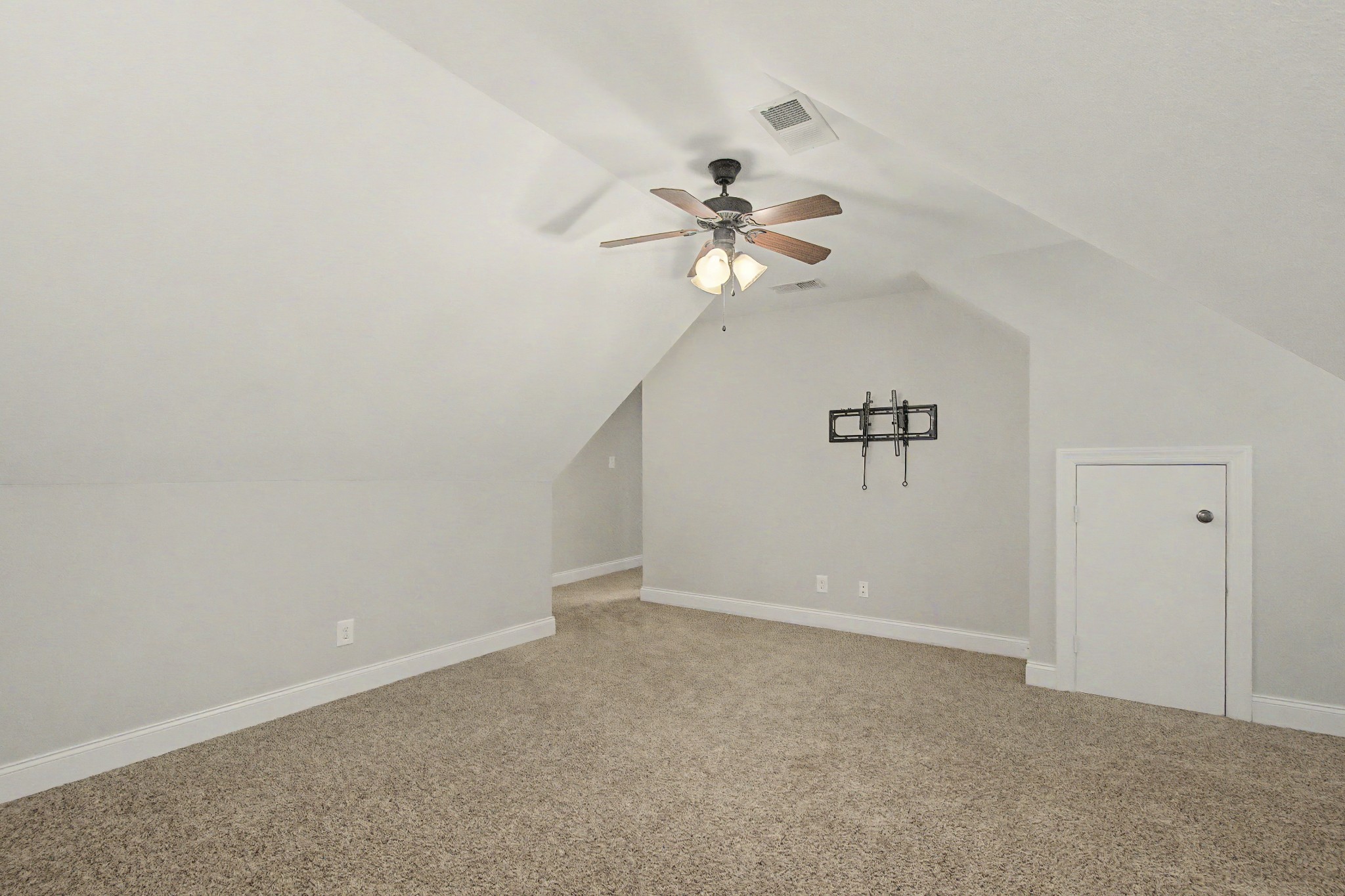 1537 Green Grove Way Property Photo 40