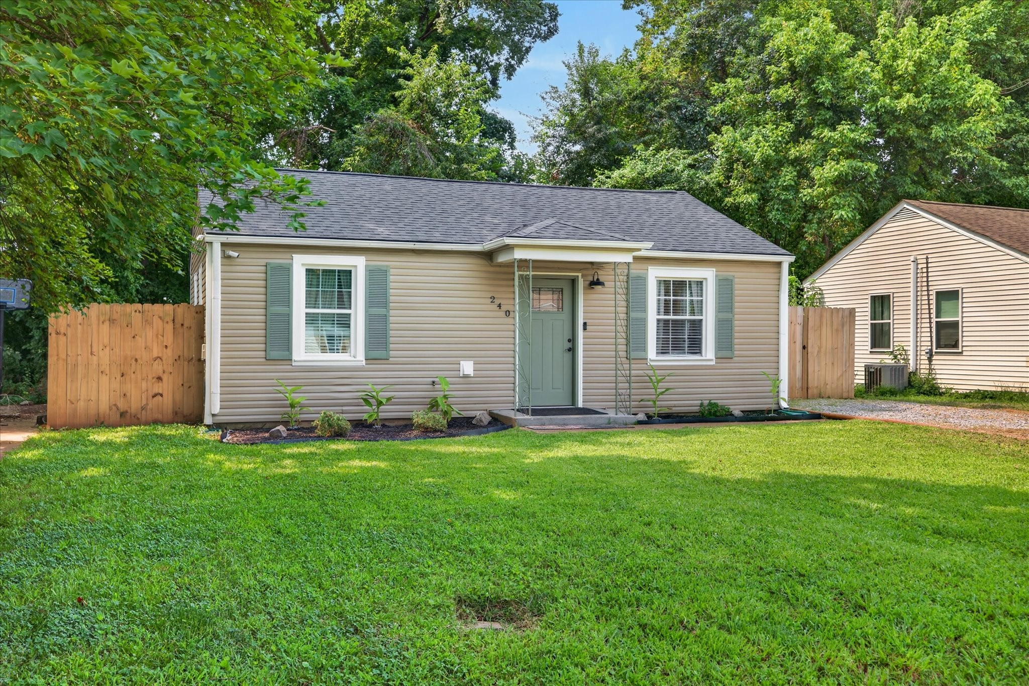 240 Burch Rd Property Photo 2