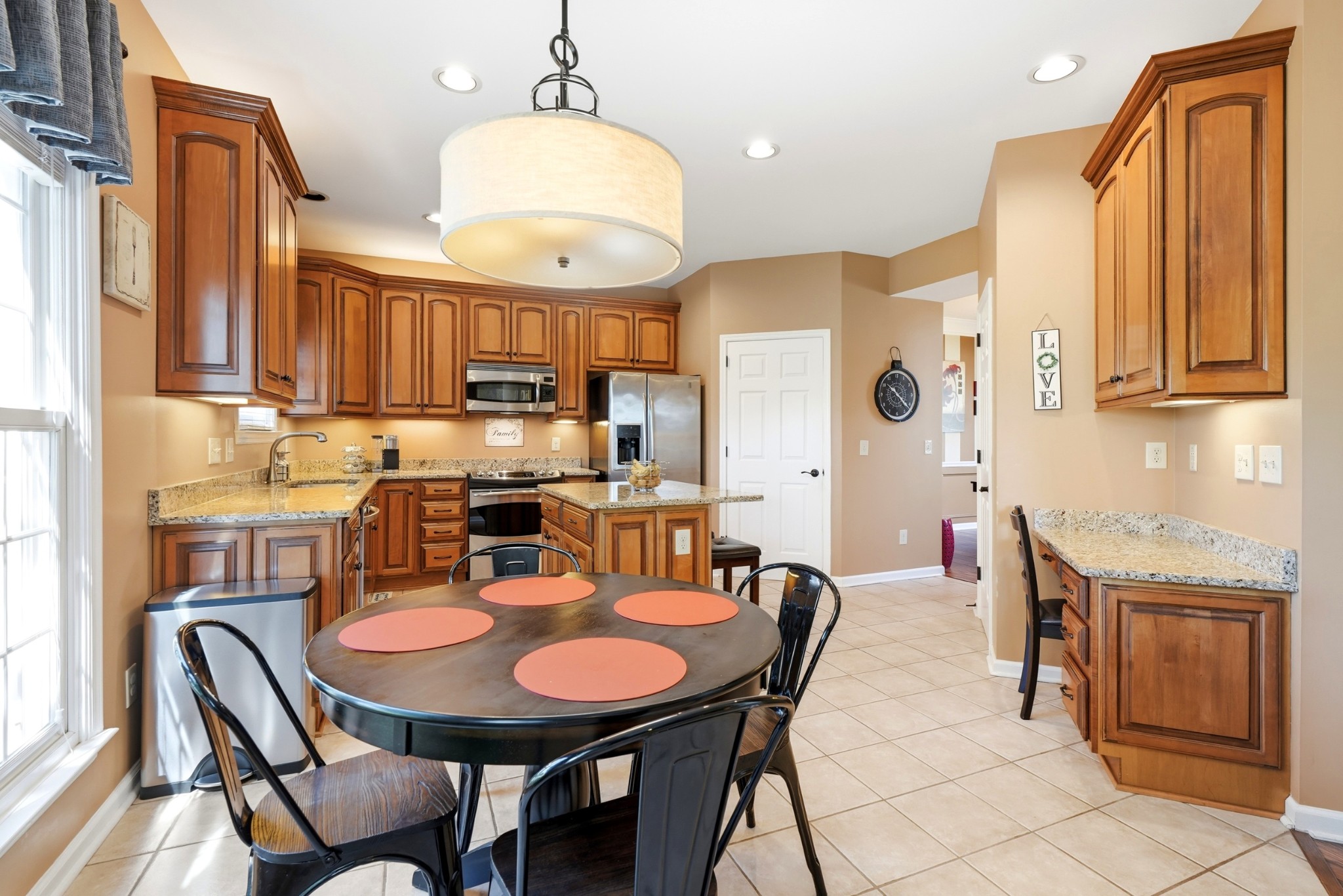 605 Prince Charles Way Property Photo 15