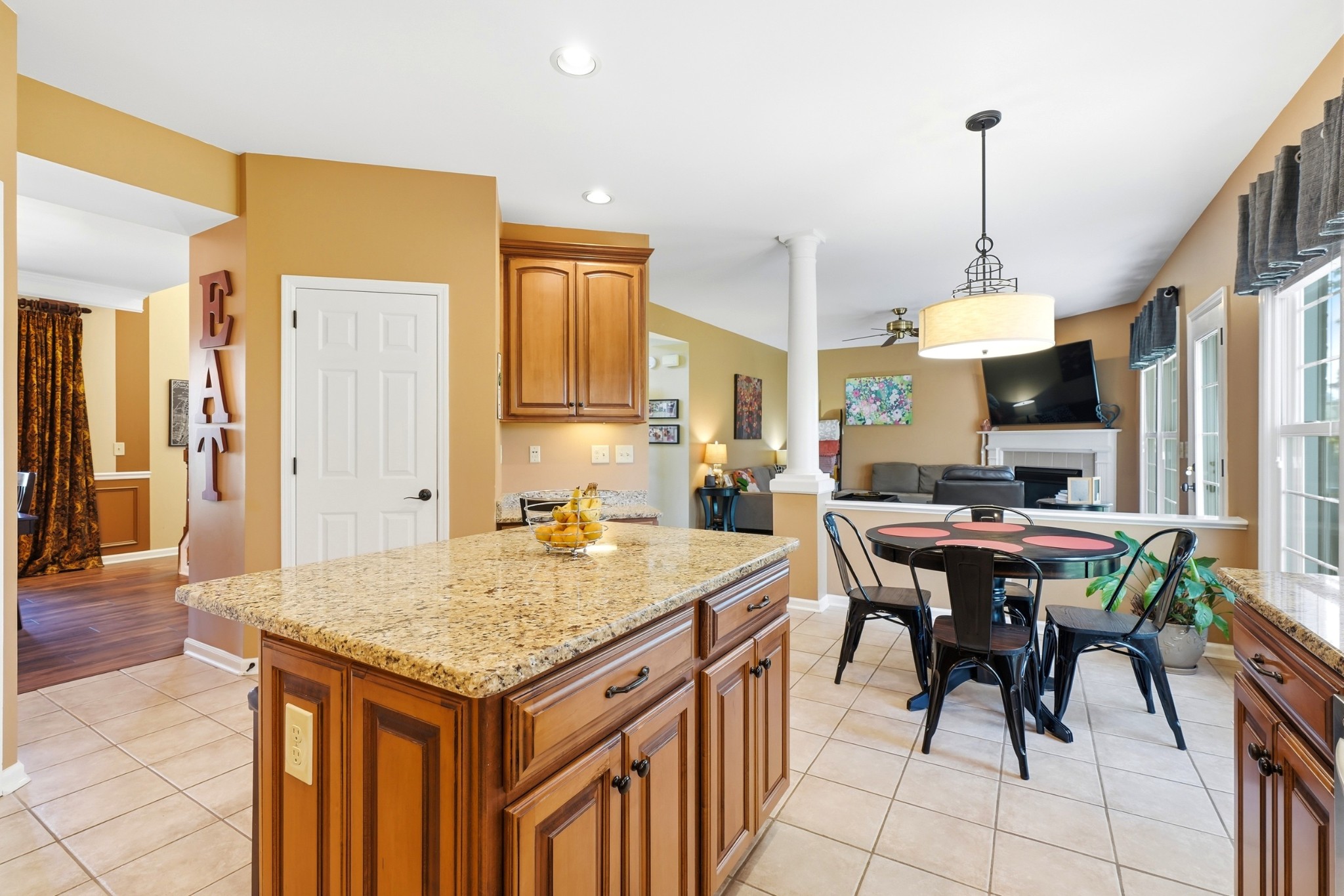 605 Prince Charles Way Property Photo 18