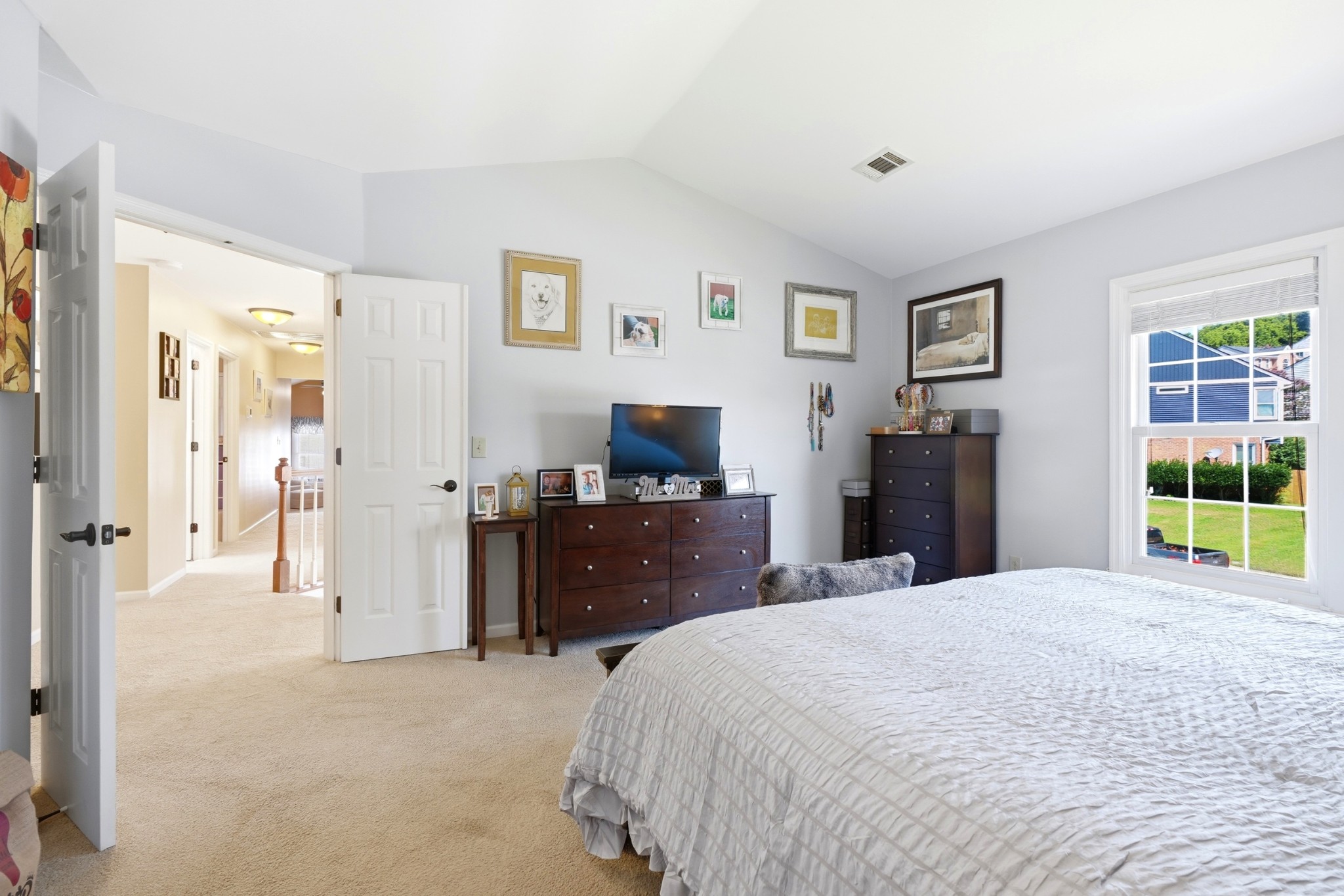 605 Prince Charles Way Property Photo 24