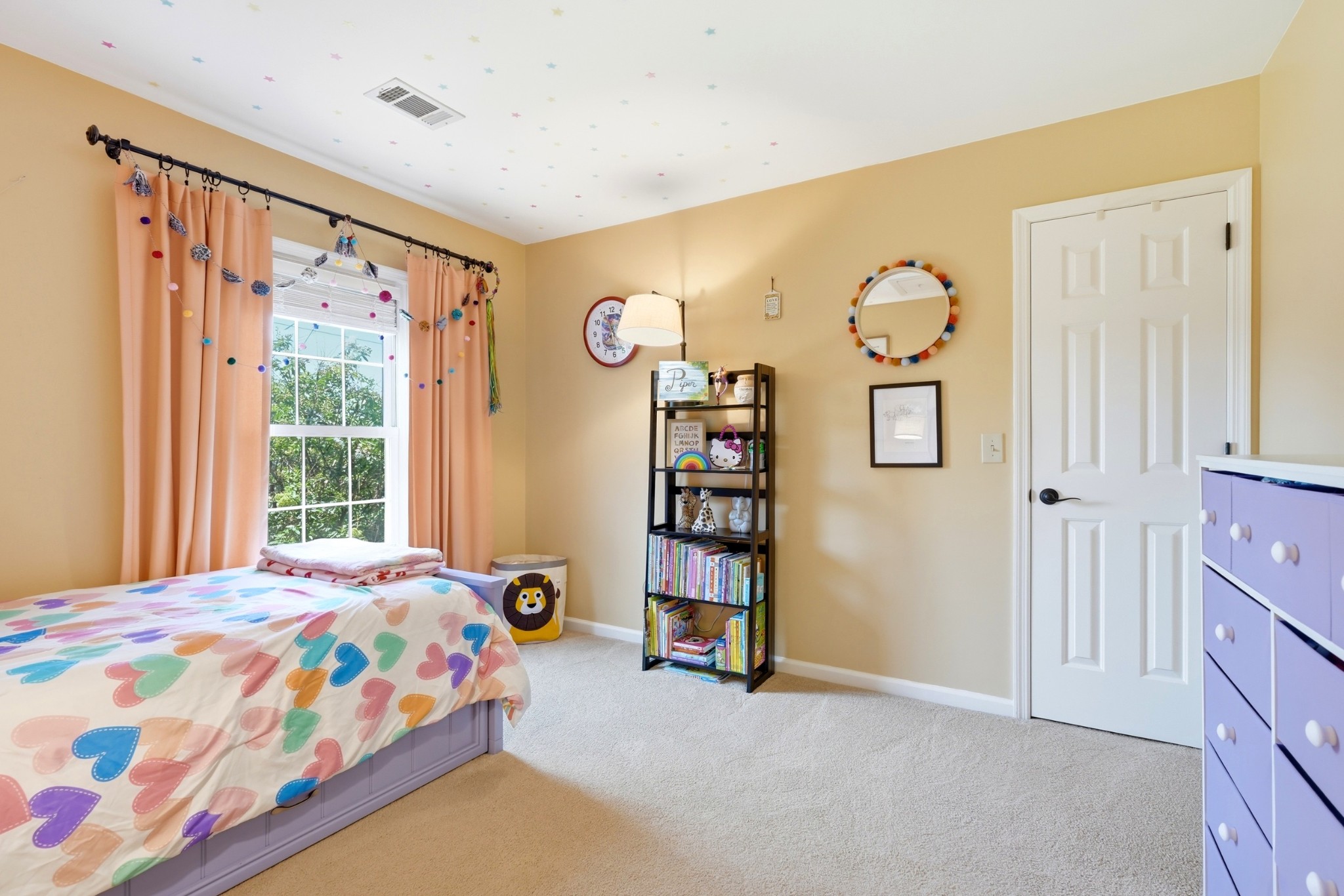605 Prince Charles Way Property Photo 33