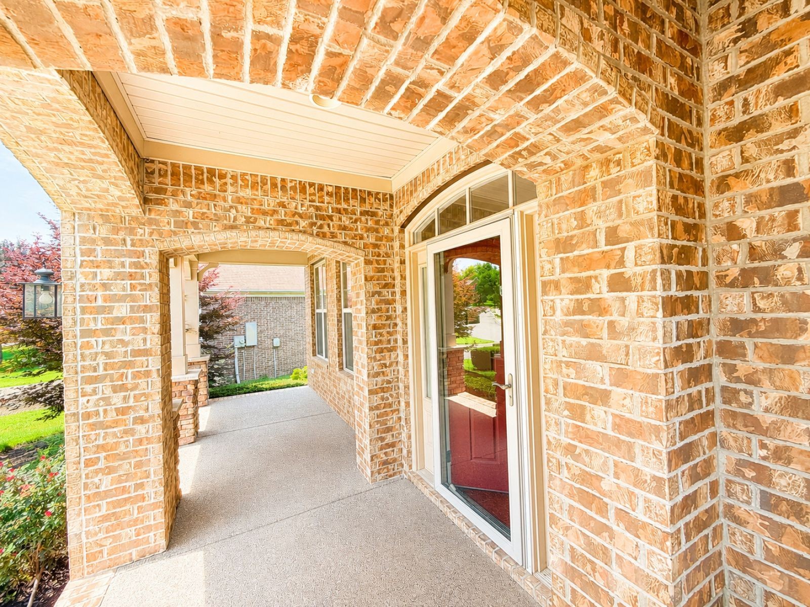 409 Valley Spring Dr Property Photo 4