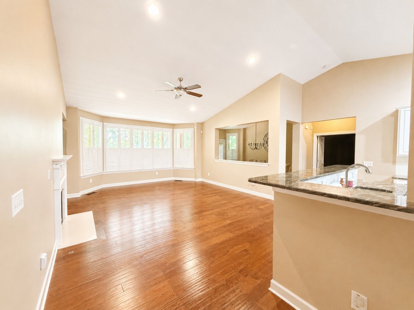 409 Valley Spring Dr Property Photo 11