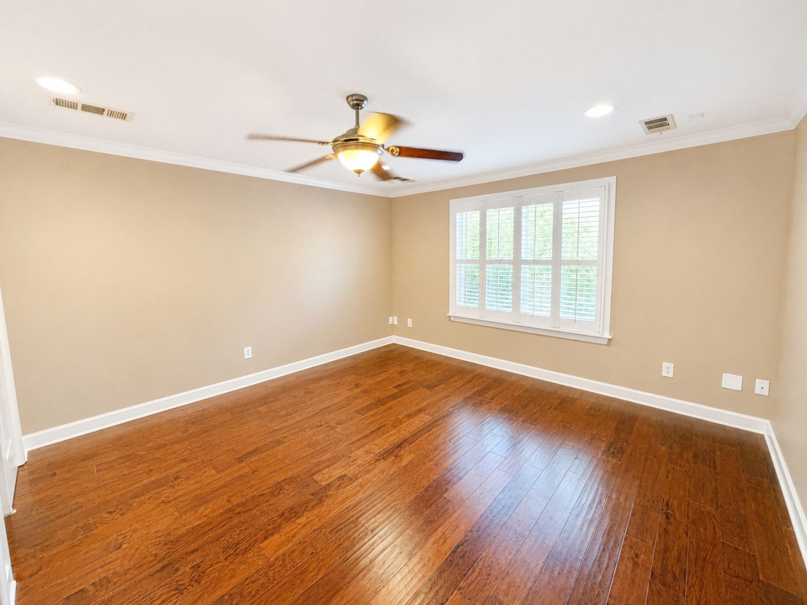 409 Valley Spring Dr Property Photo 16