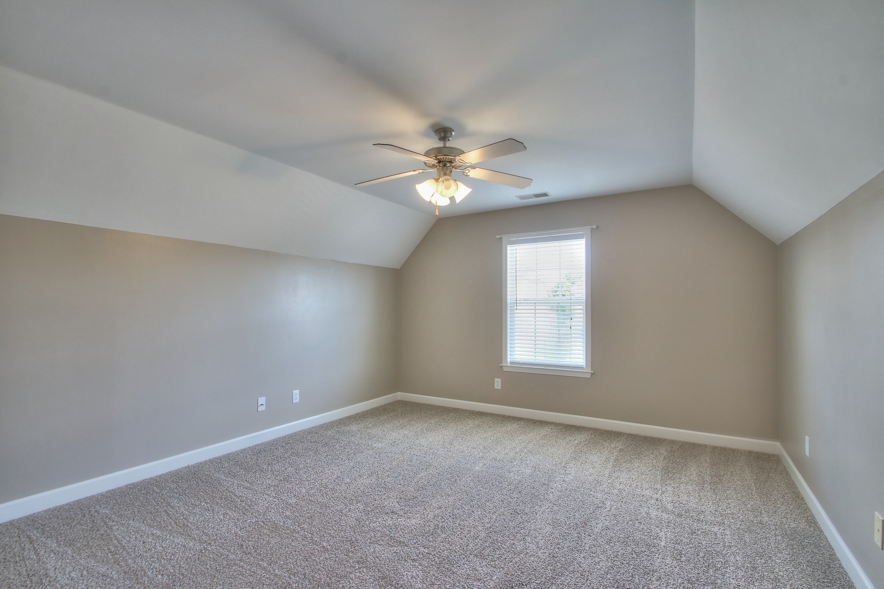 2009 Keene Cir Property Photo 32