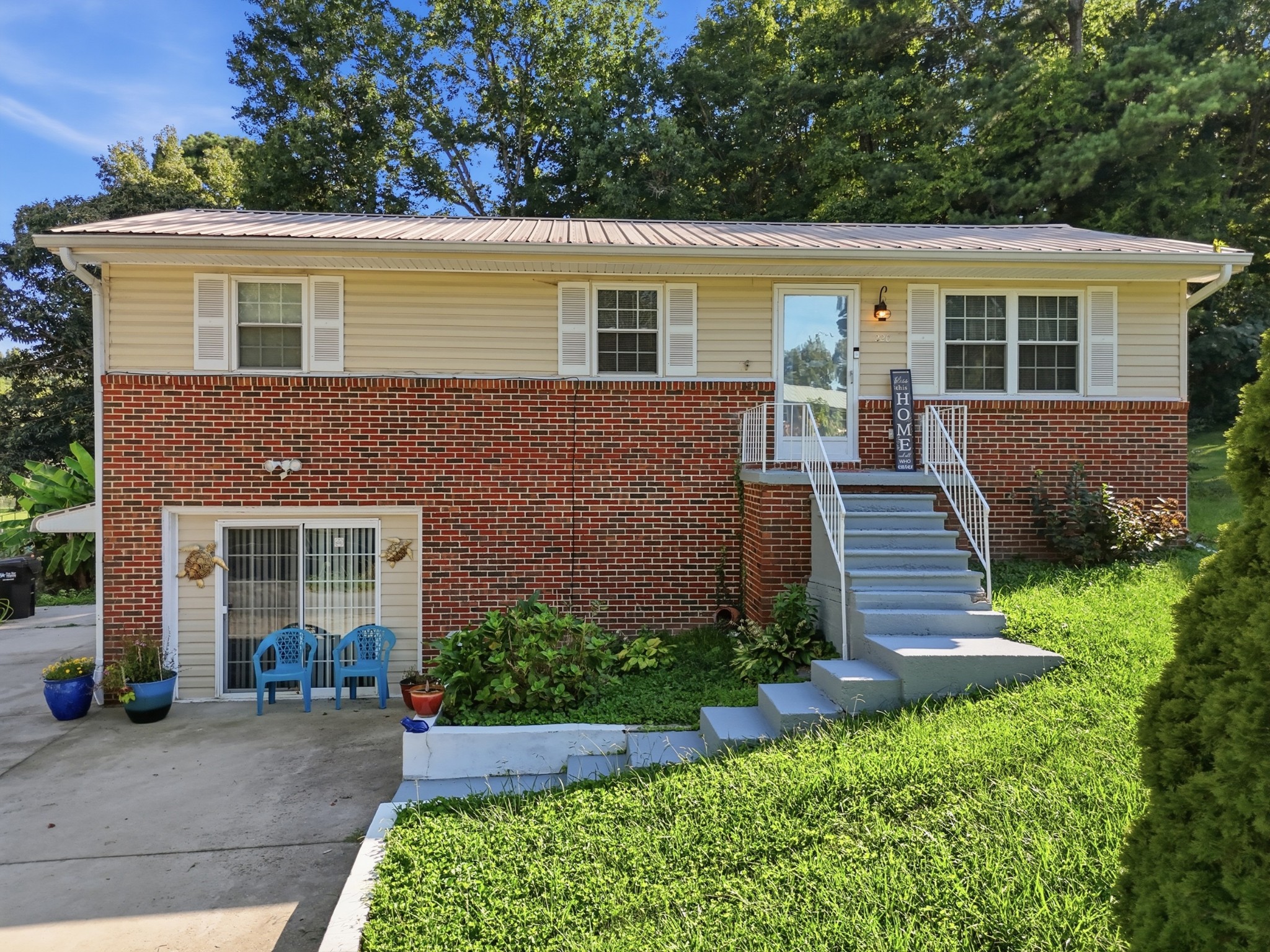 1220 28th Street, Se Property Photo 1