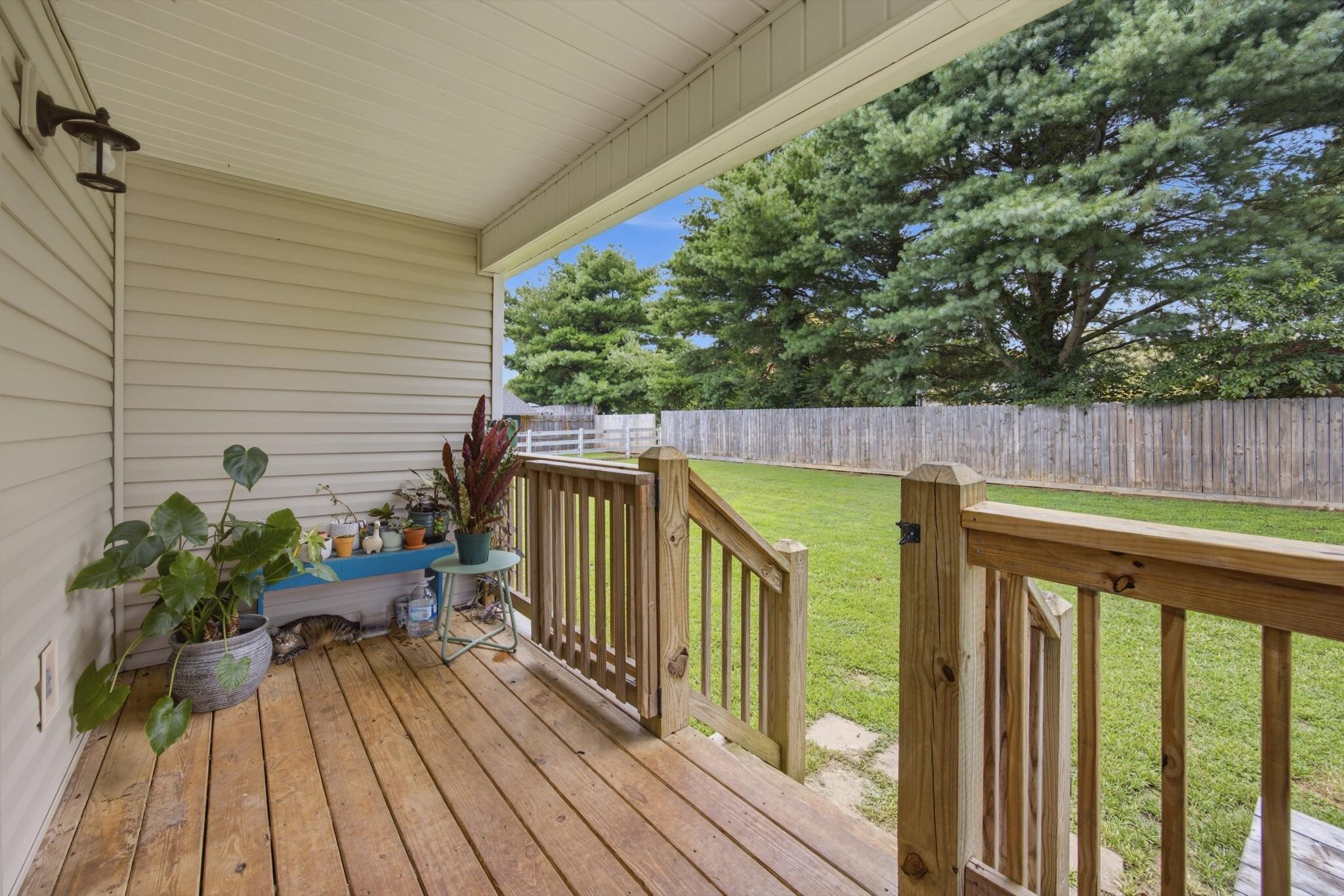595 New Union Circle Property Photo 4