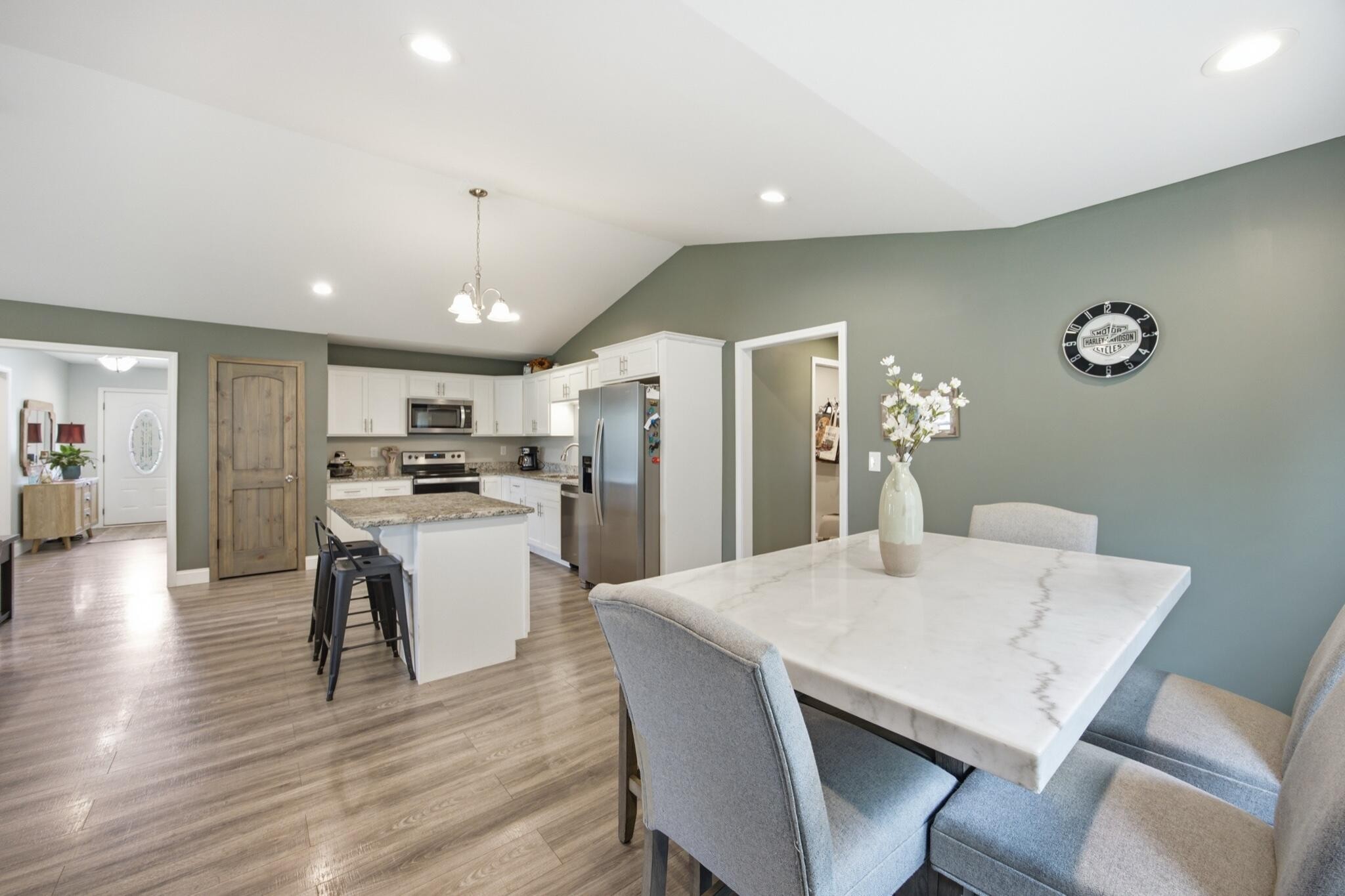 595 New Union Circle Property Photo 10