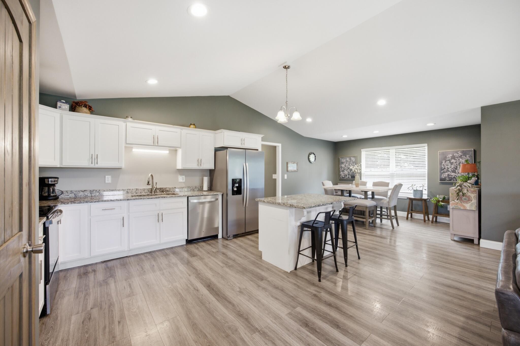 595 New Union Circle Property Photo 15