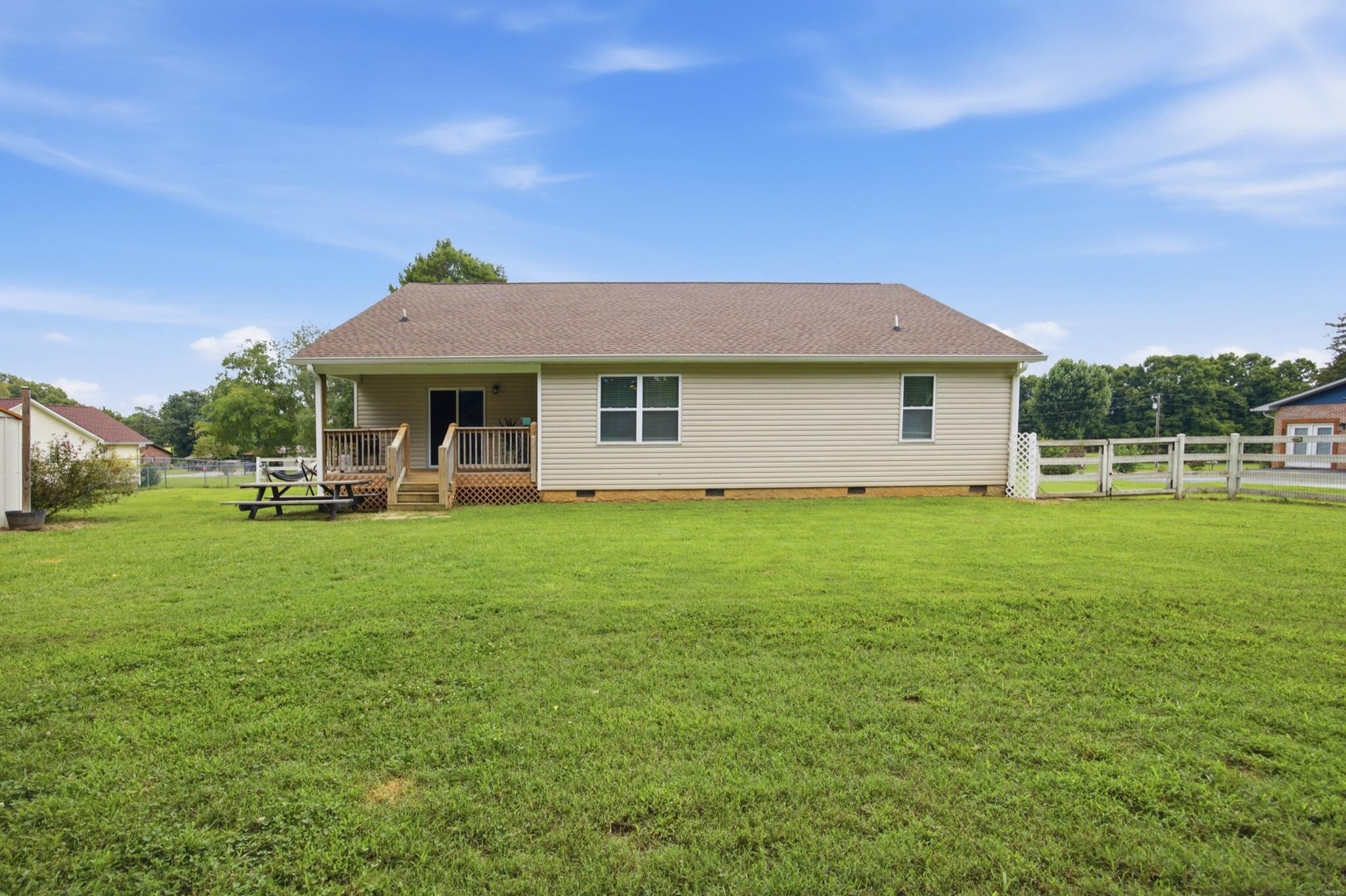 595 New Union Circle Property Photo 30