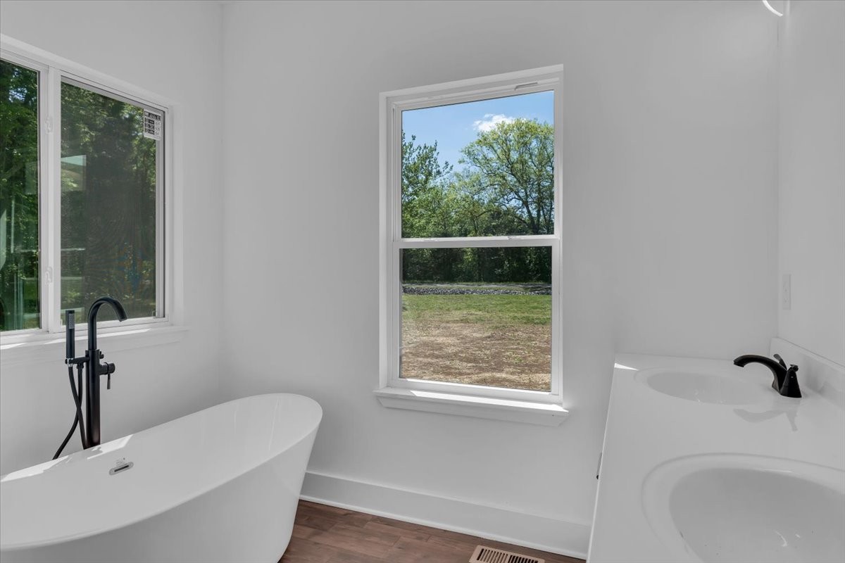 1736 Barker Rd Property Photo 23