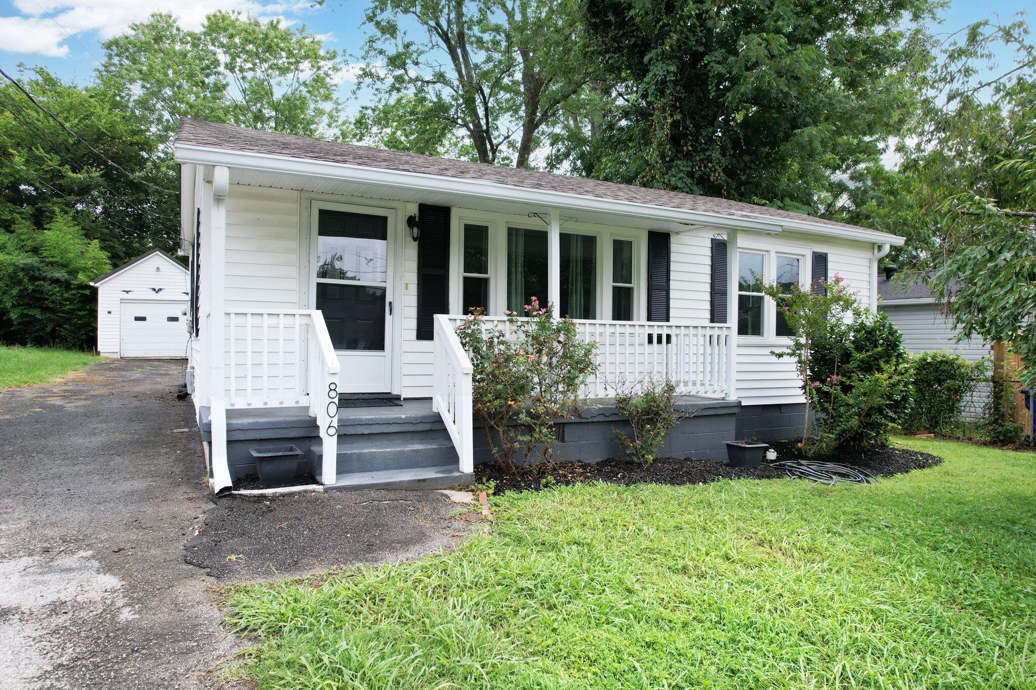 806 Willow Street, Nw Property Photo 1