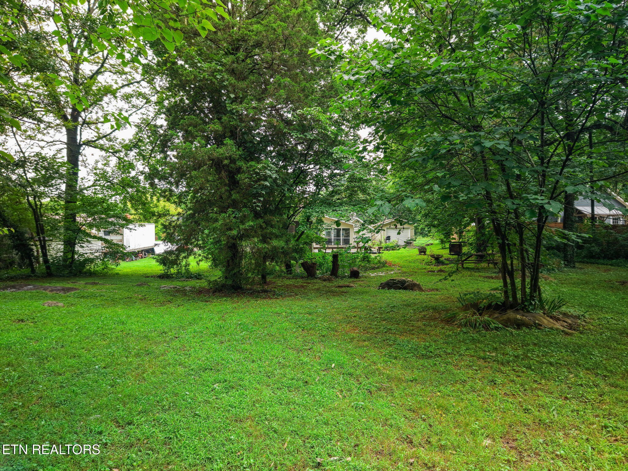 679 N Wright Rd Property Photo 8