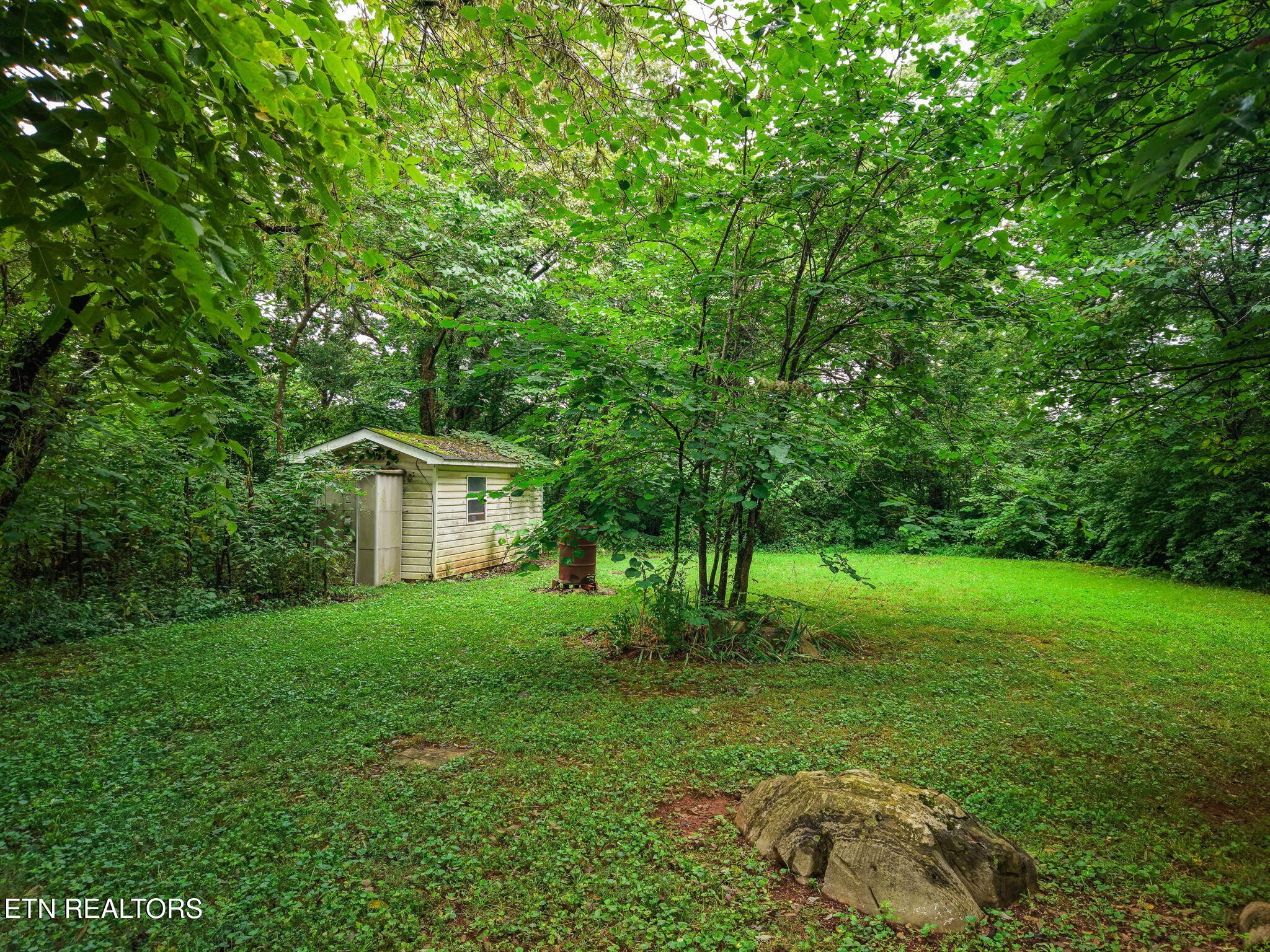 679 N Wright Rd Property Photo 23