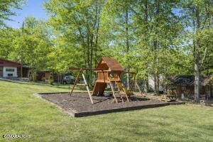 460 Sassafras Way Property Photo 16