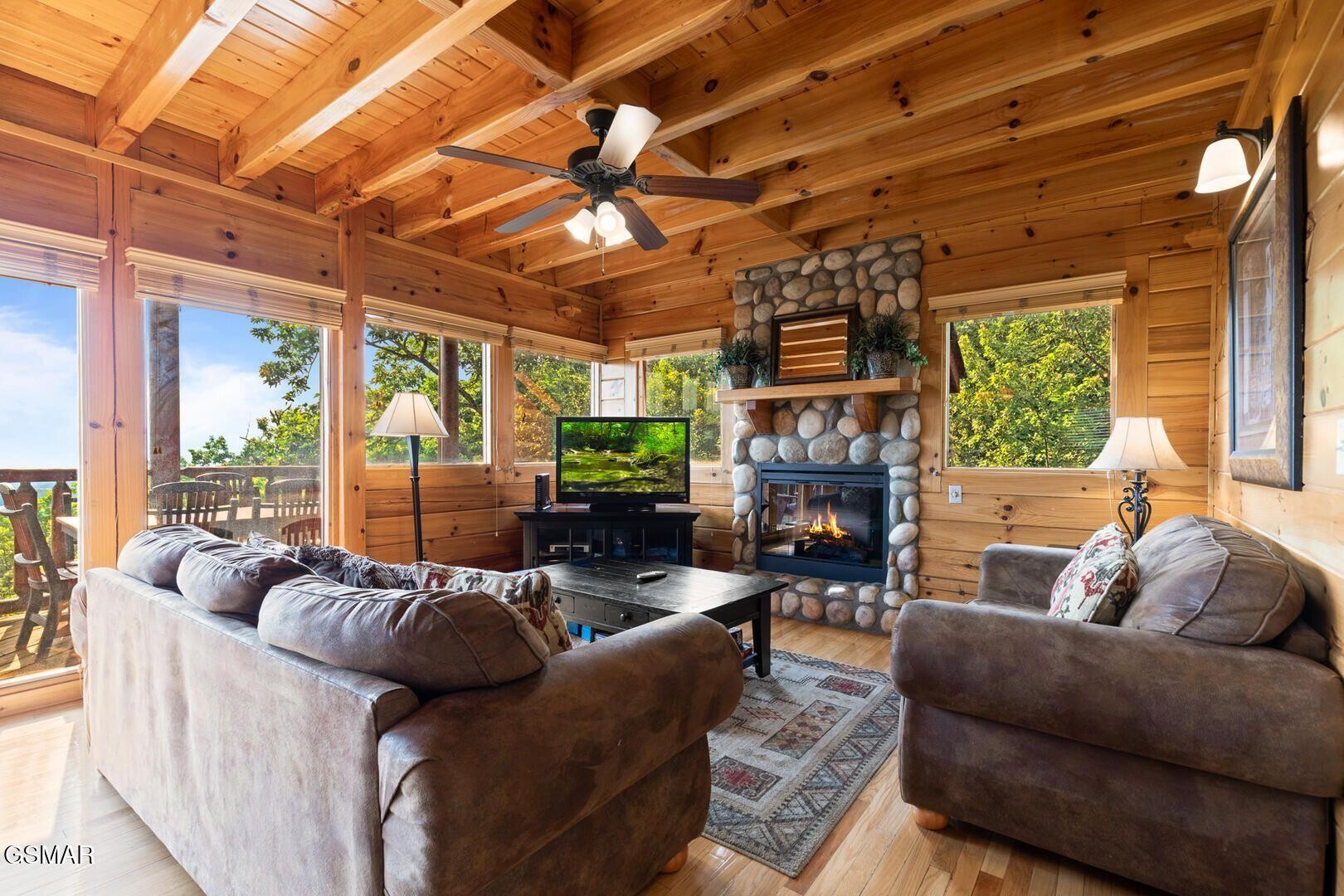 1851 Starr Street Property Photo 6
