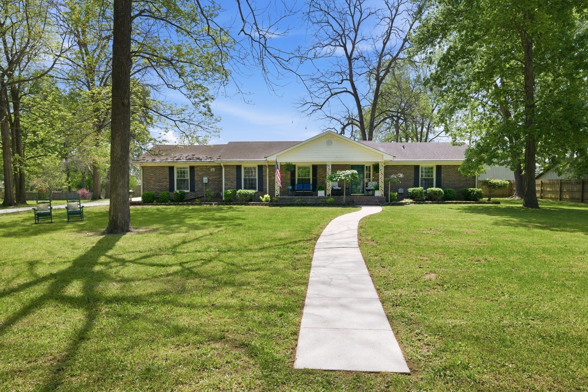 100 April Ln Property Photo 1