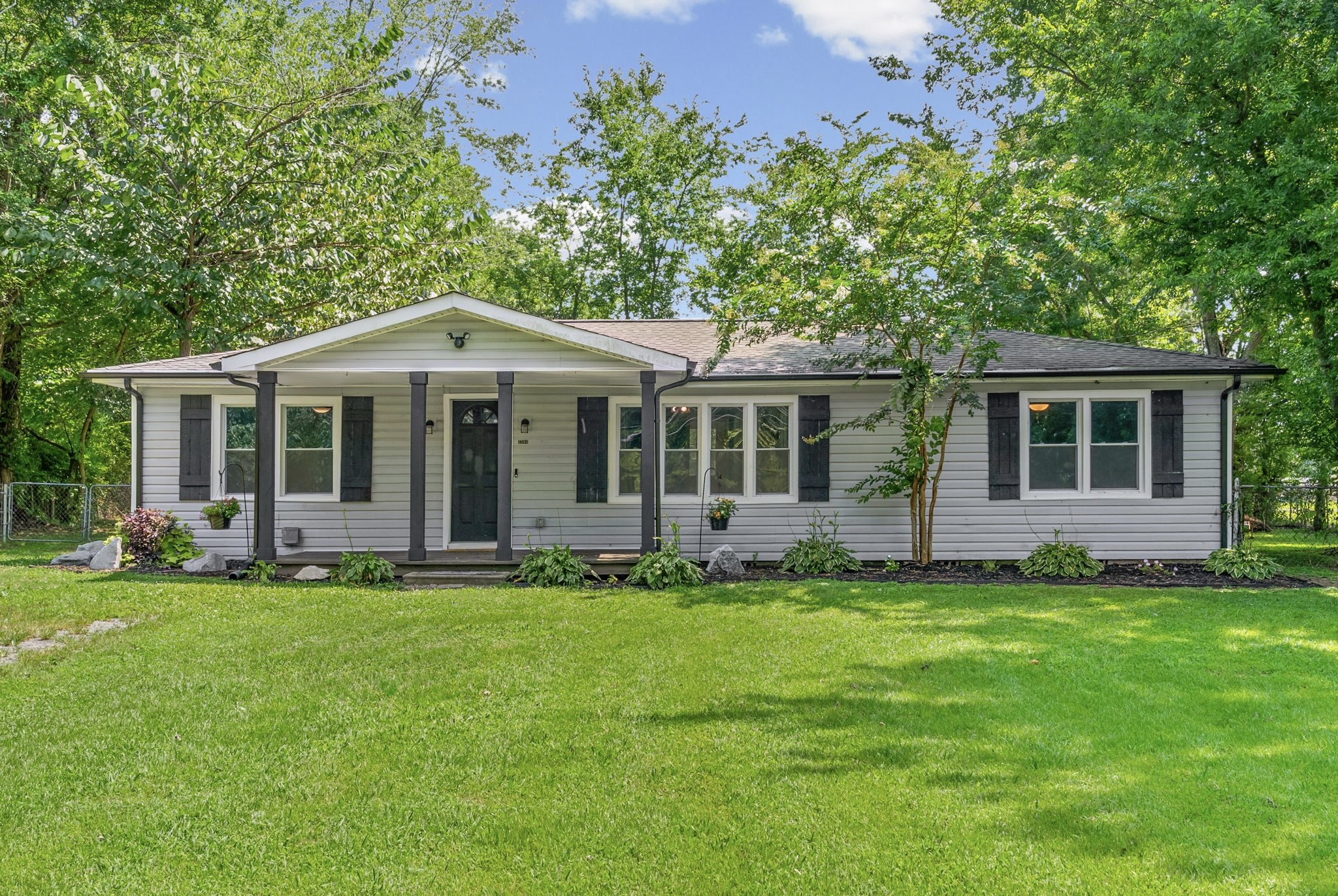 3594 Oakwood Rd Property Photo 1