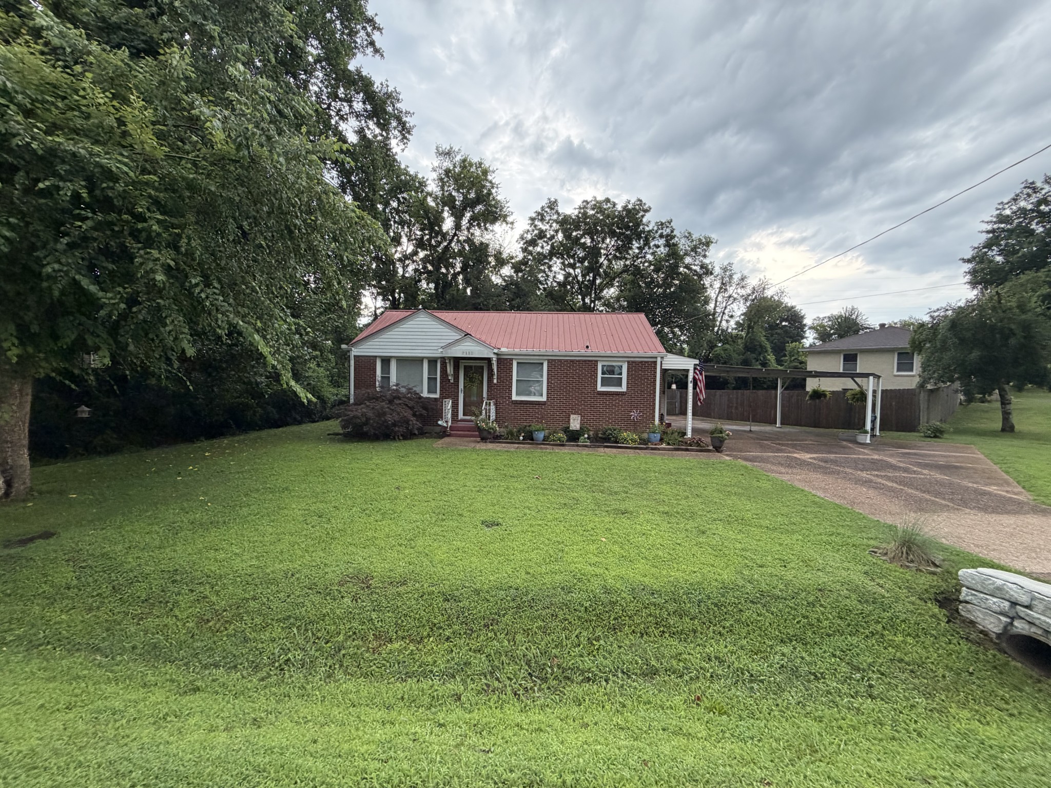 2113 Geneiva Dr