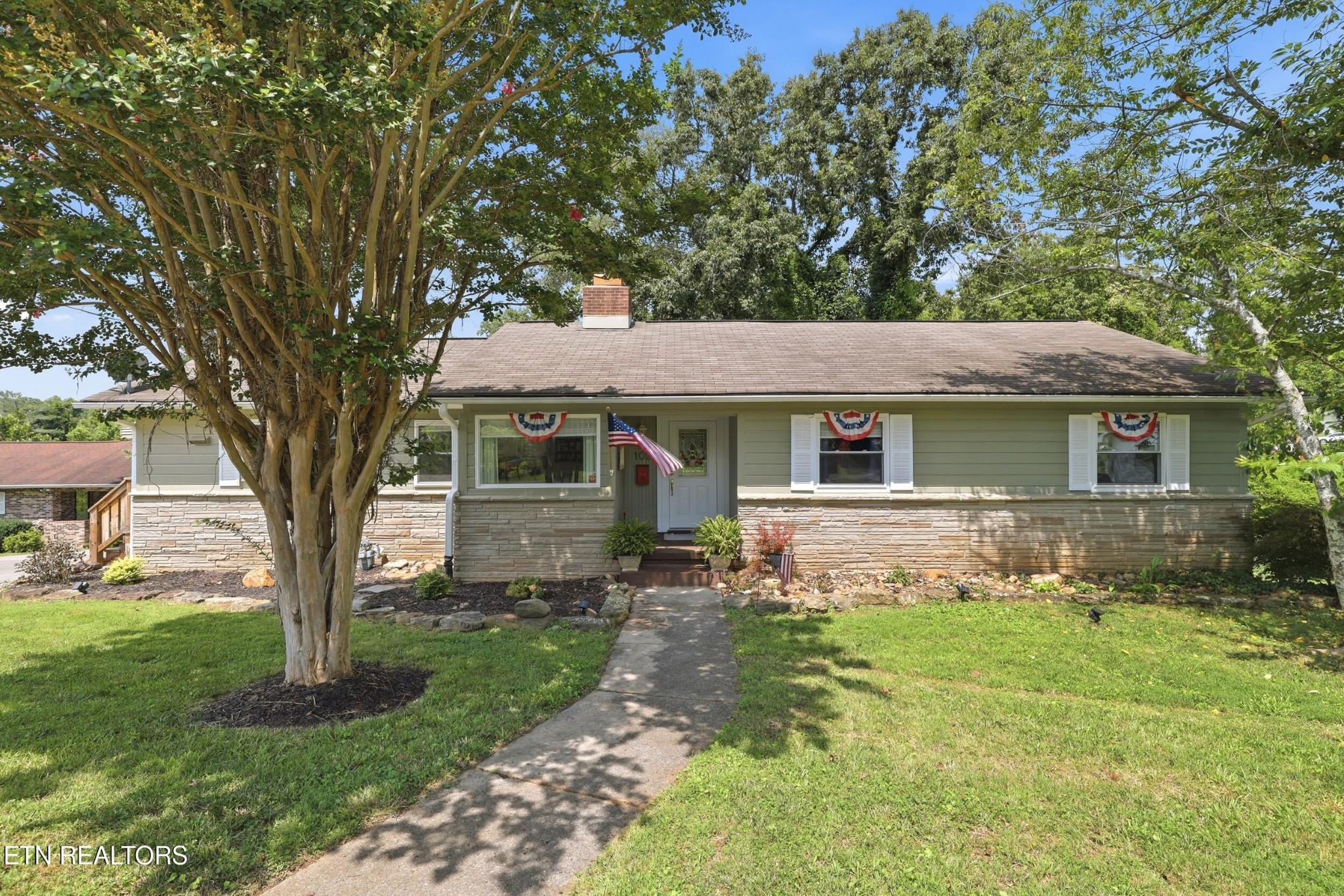 102 Nolan Rd Property Photo 1