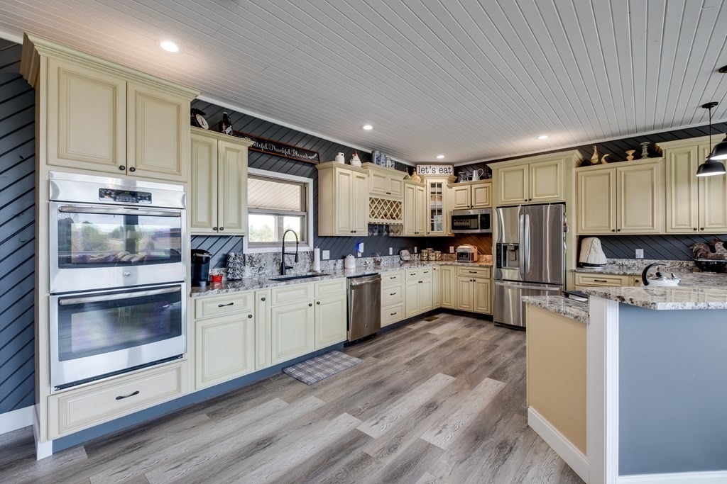 4700 Honey Creek Loop Rd Property Photo 18