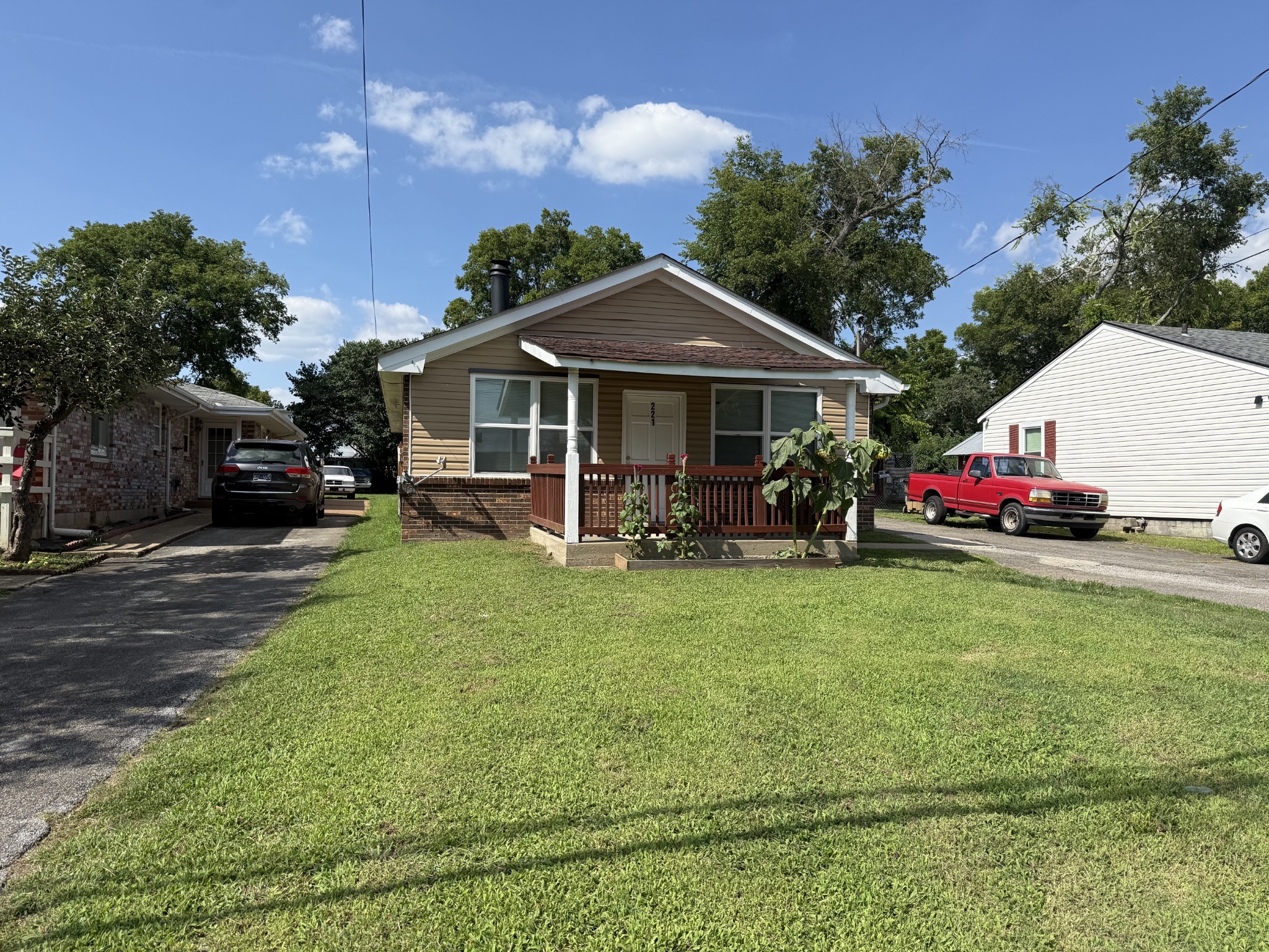 221 Duling Ave Property Photo 1
