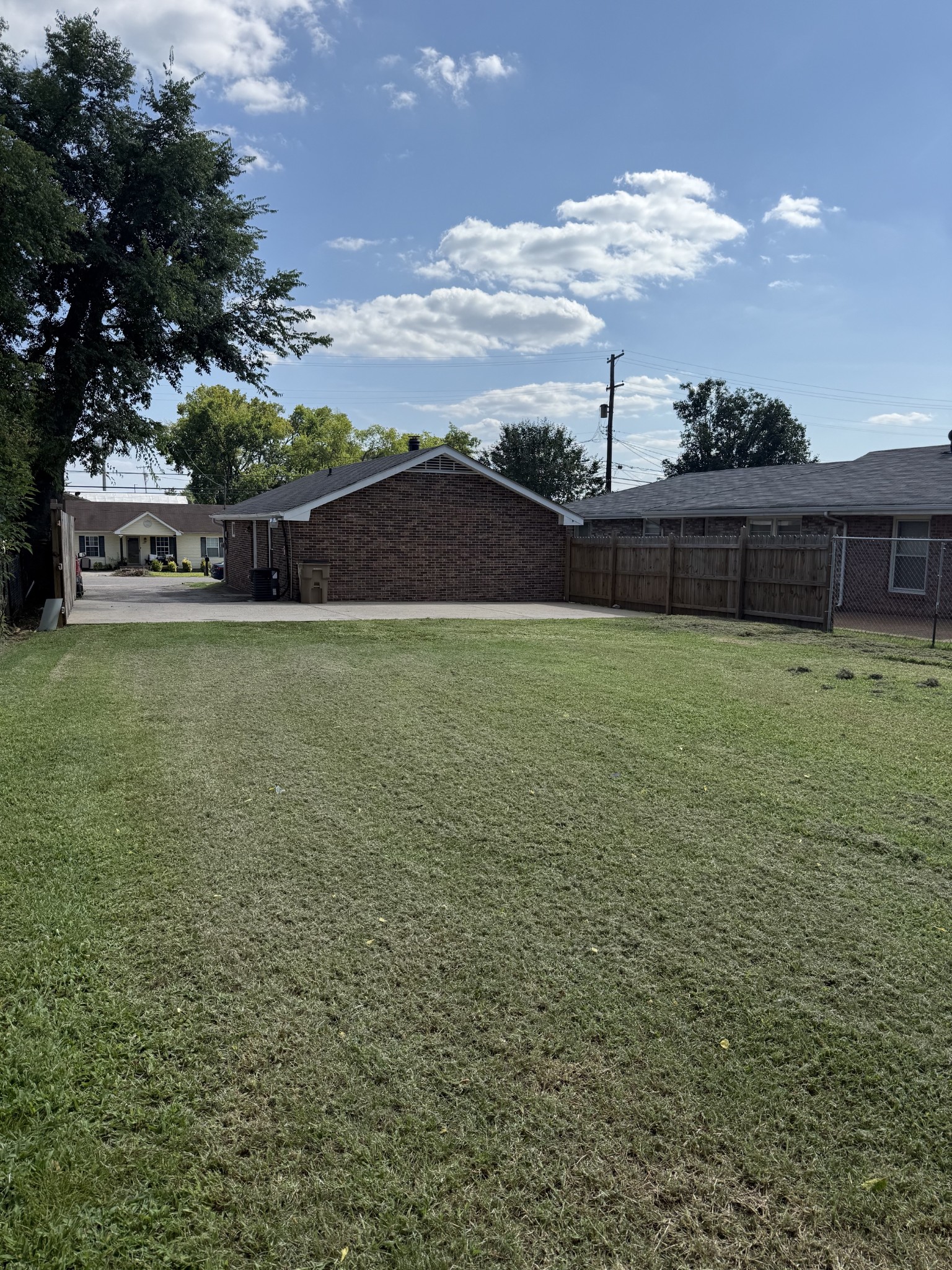 221 Duling Ave Property Photo 4