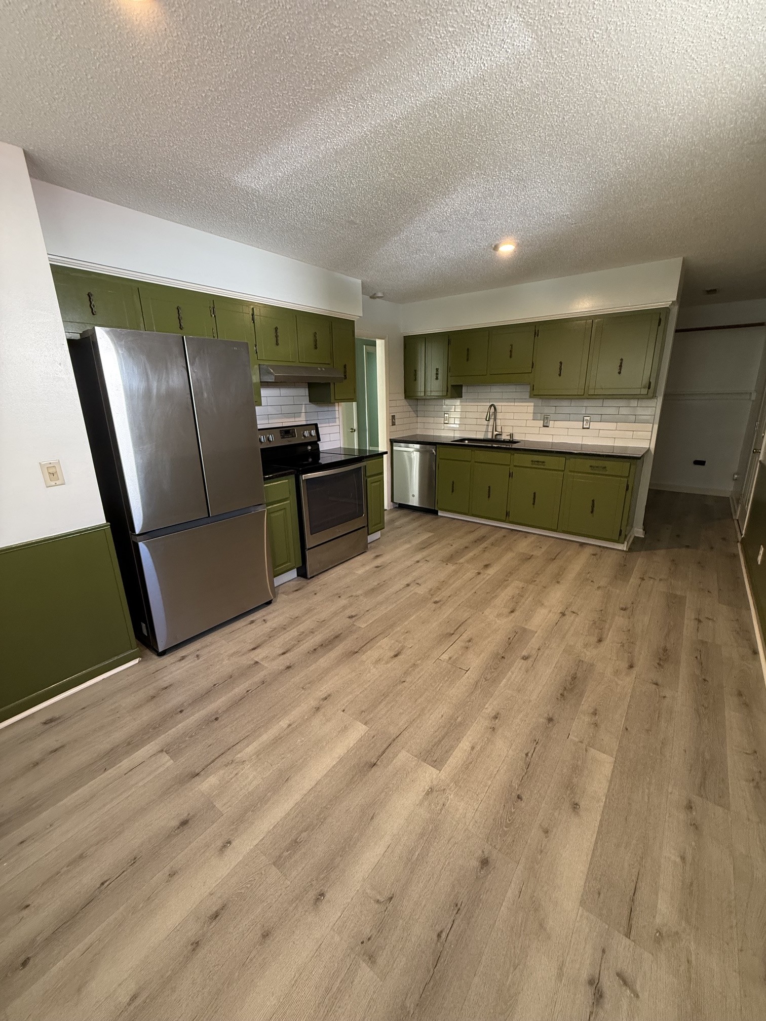 221 Duling Ave Property Photo 8