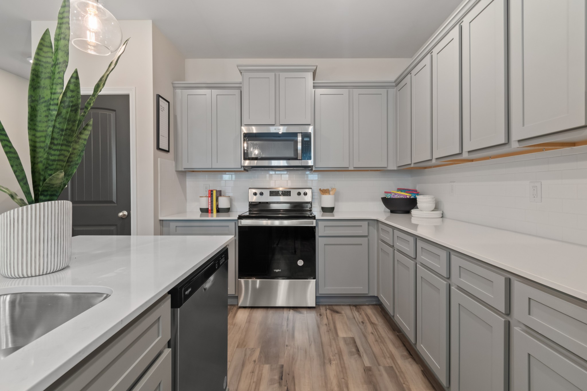 2586 Mcclure Blvd Property Photo 1