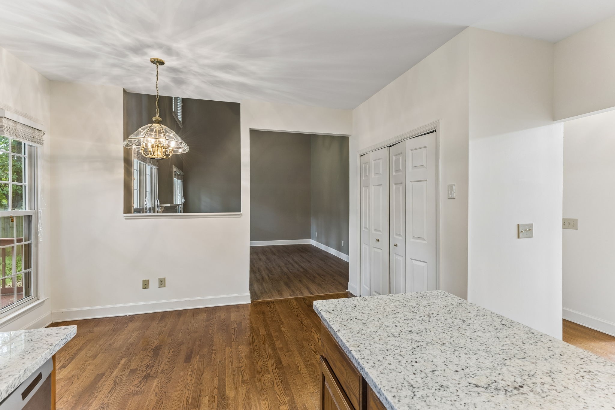 4348 Cambridge Dr Property Photo 12