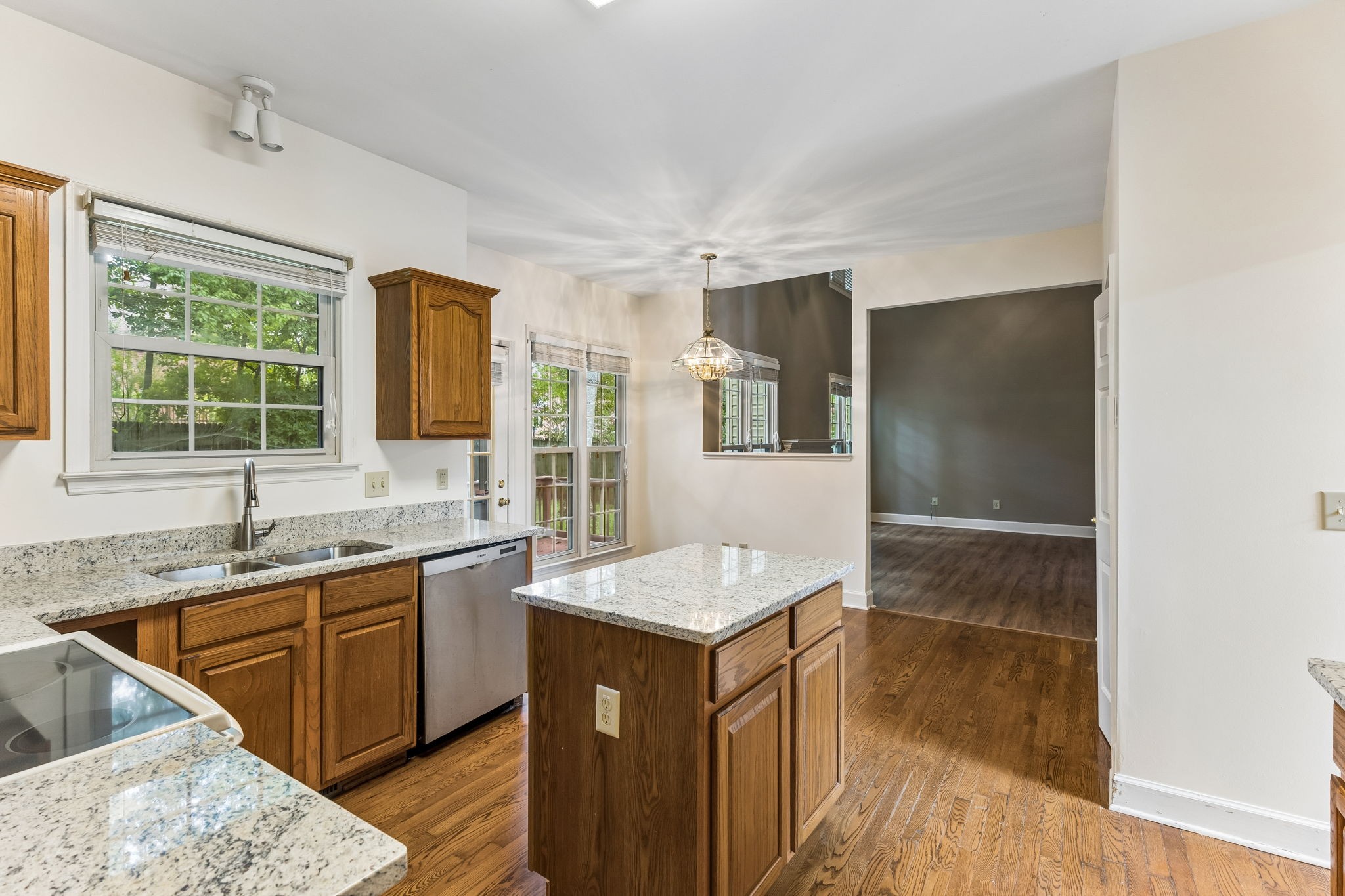 4348 Cambridge Dr Property Photo 13