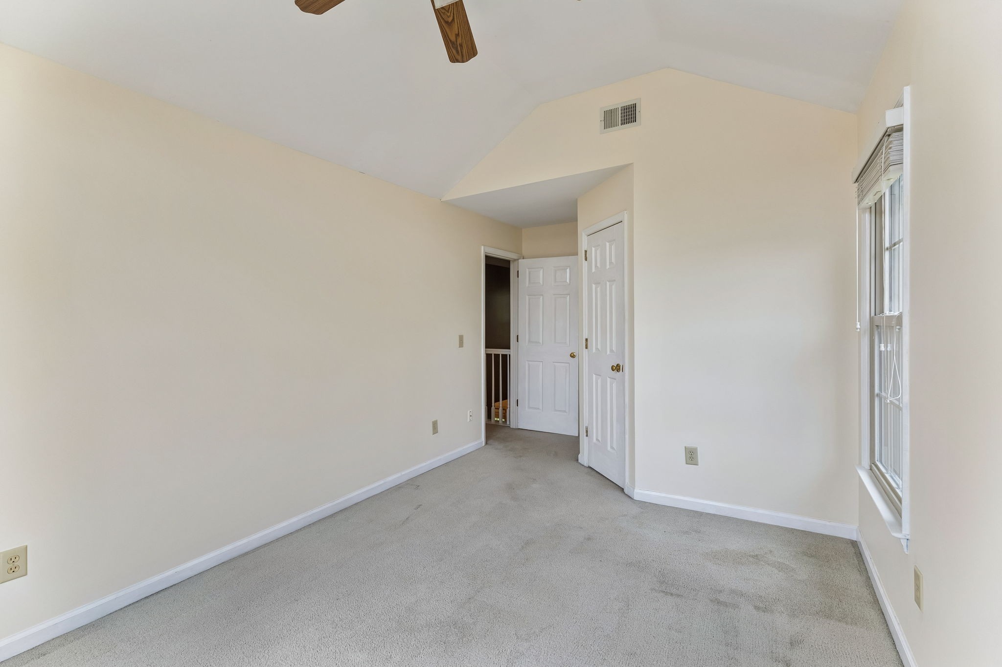 4348 Cambridge Dr Property Photo 20