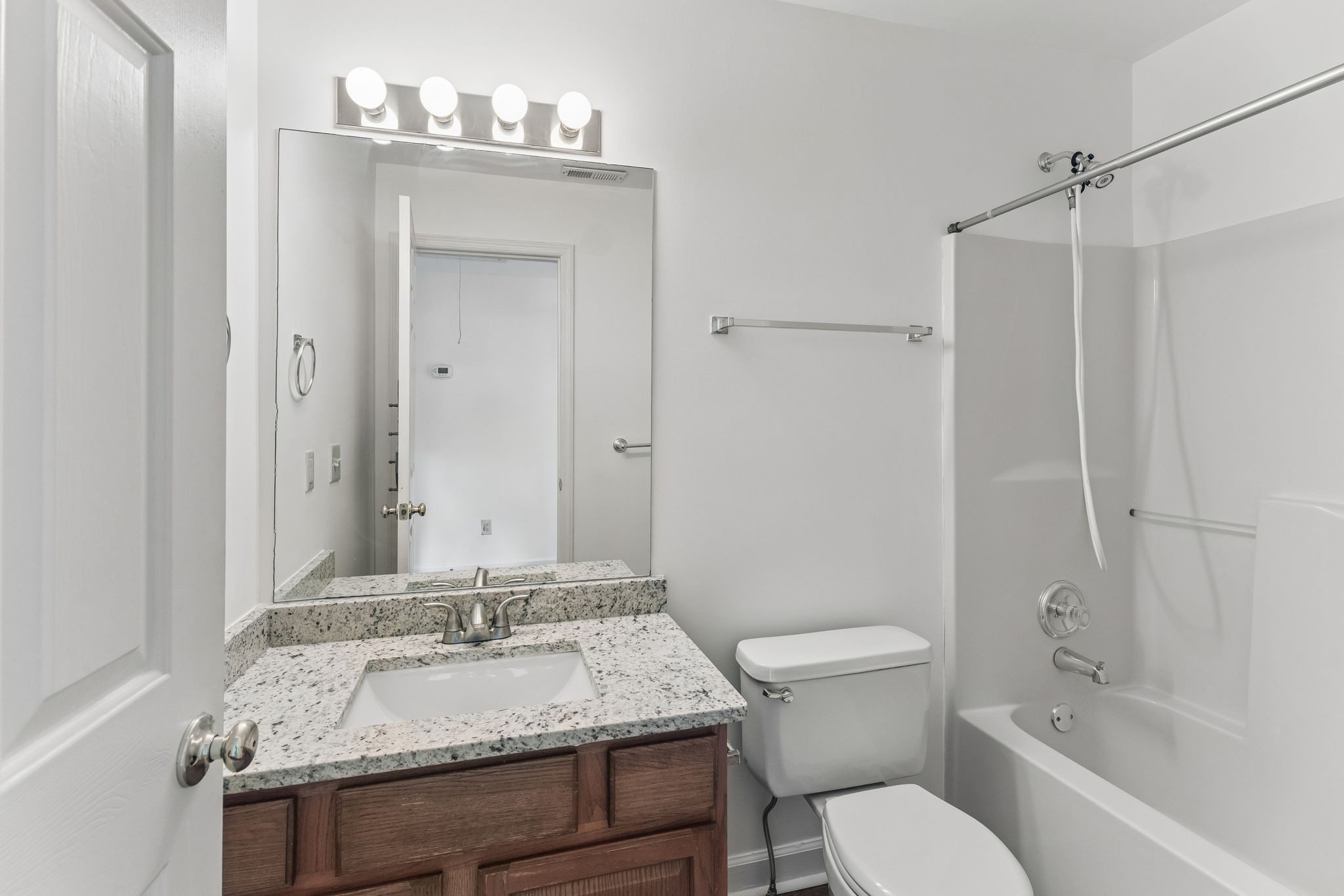 4348 Cambridge Dr Property Photo 22