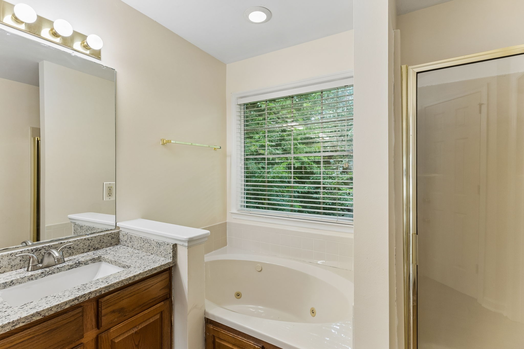 4348 Cambridge Dr Property Photo 28