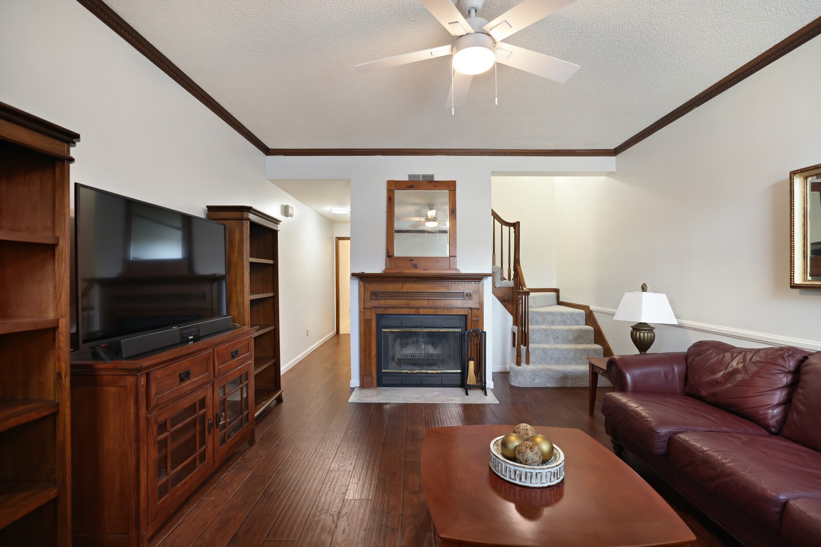 306 Hickory Pl Property Photo 6