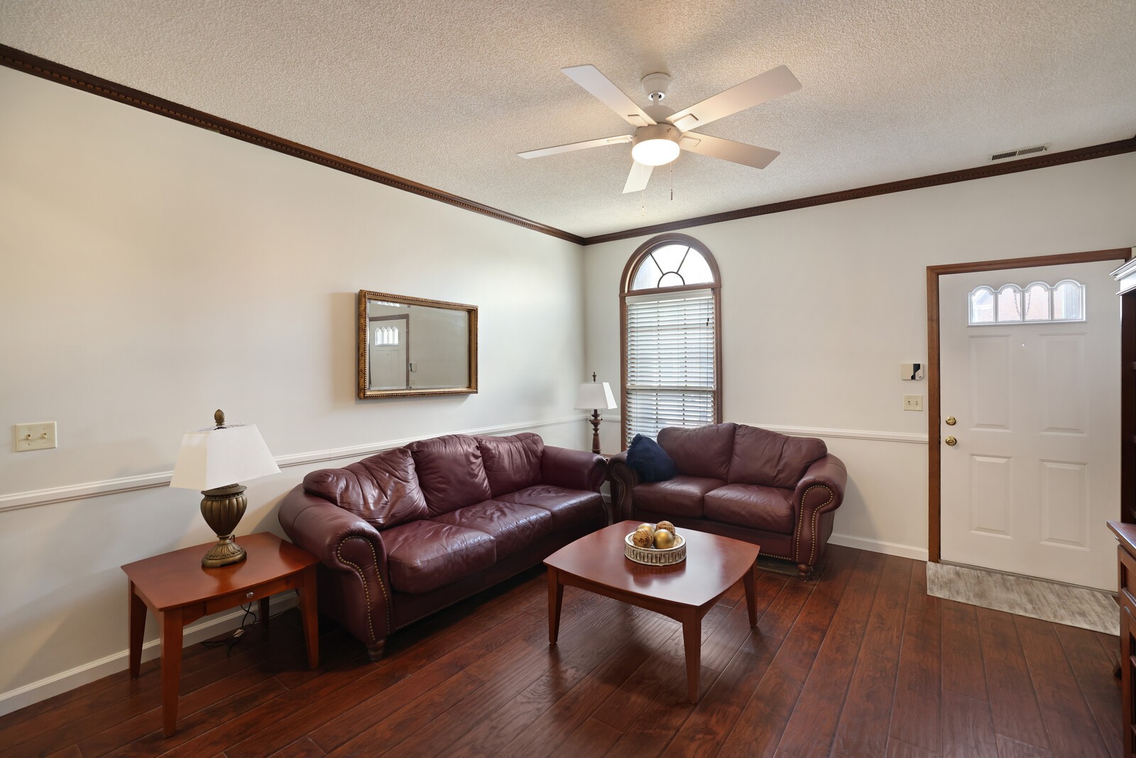 306 Hickory Pl Property Photo 7